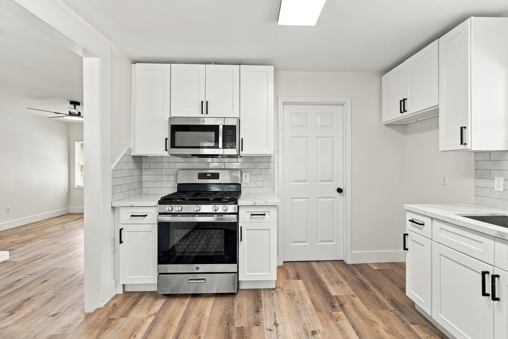 6139 Westover Street Property Photo 10