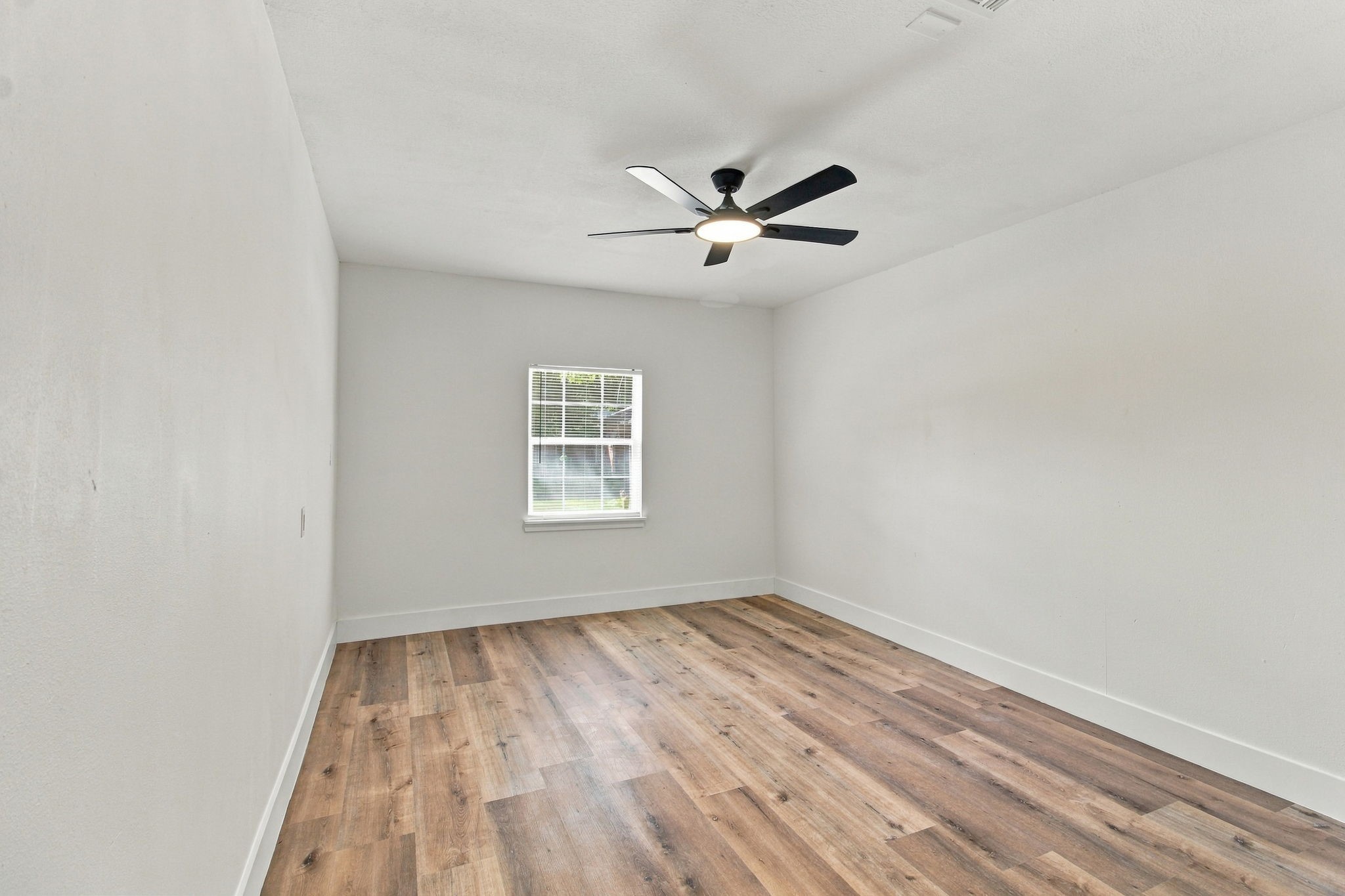 6139 Westover Street Property Photo 13