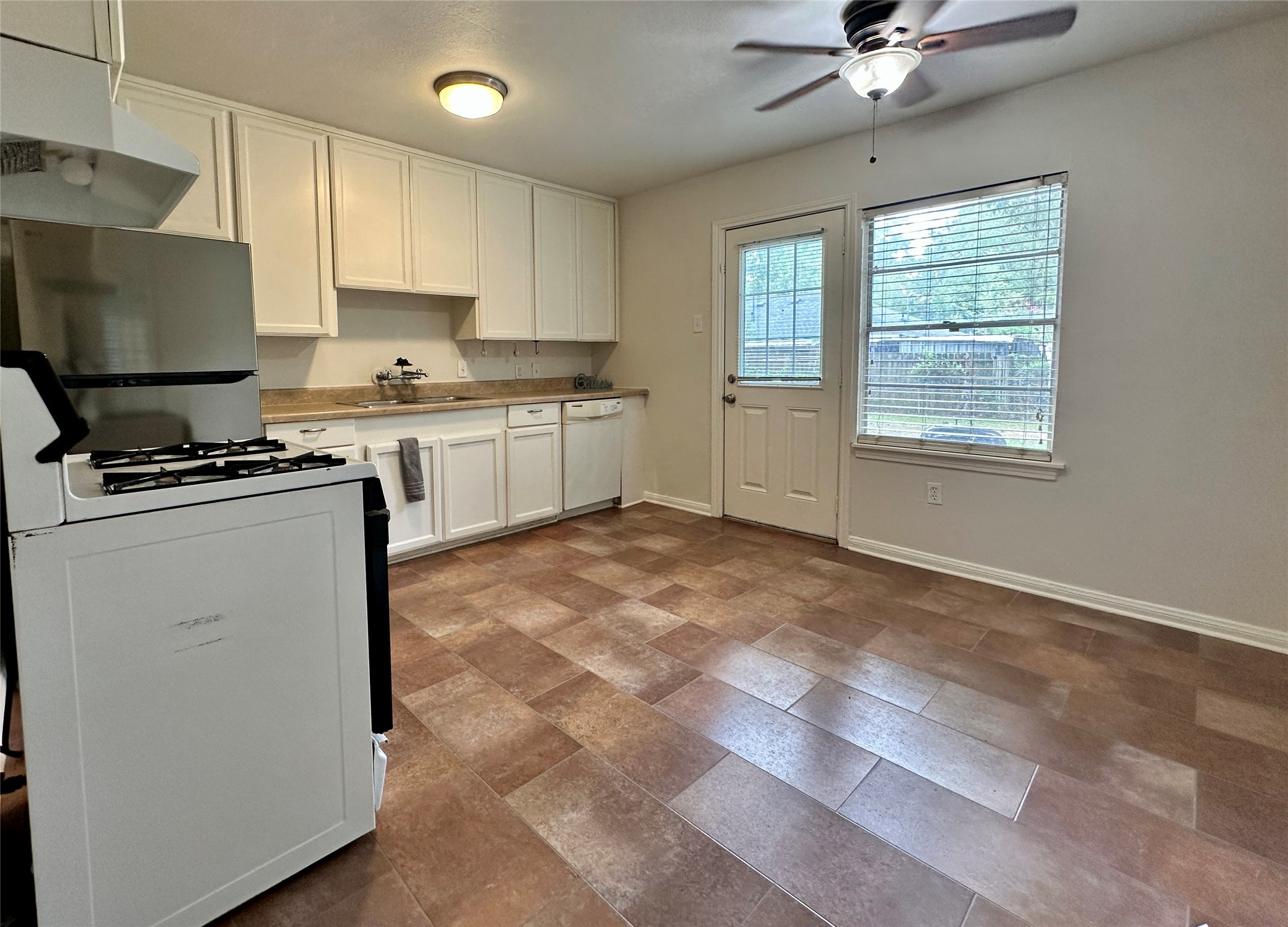1107 Callahan Avenue Property Photo 7
