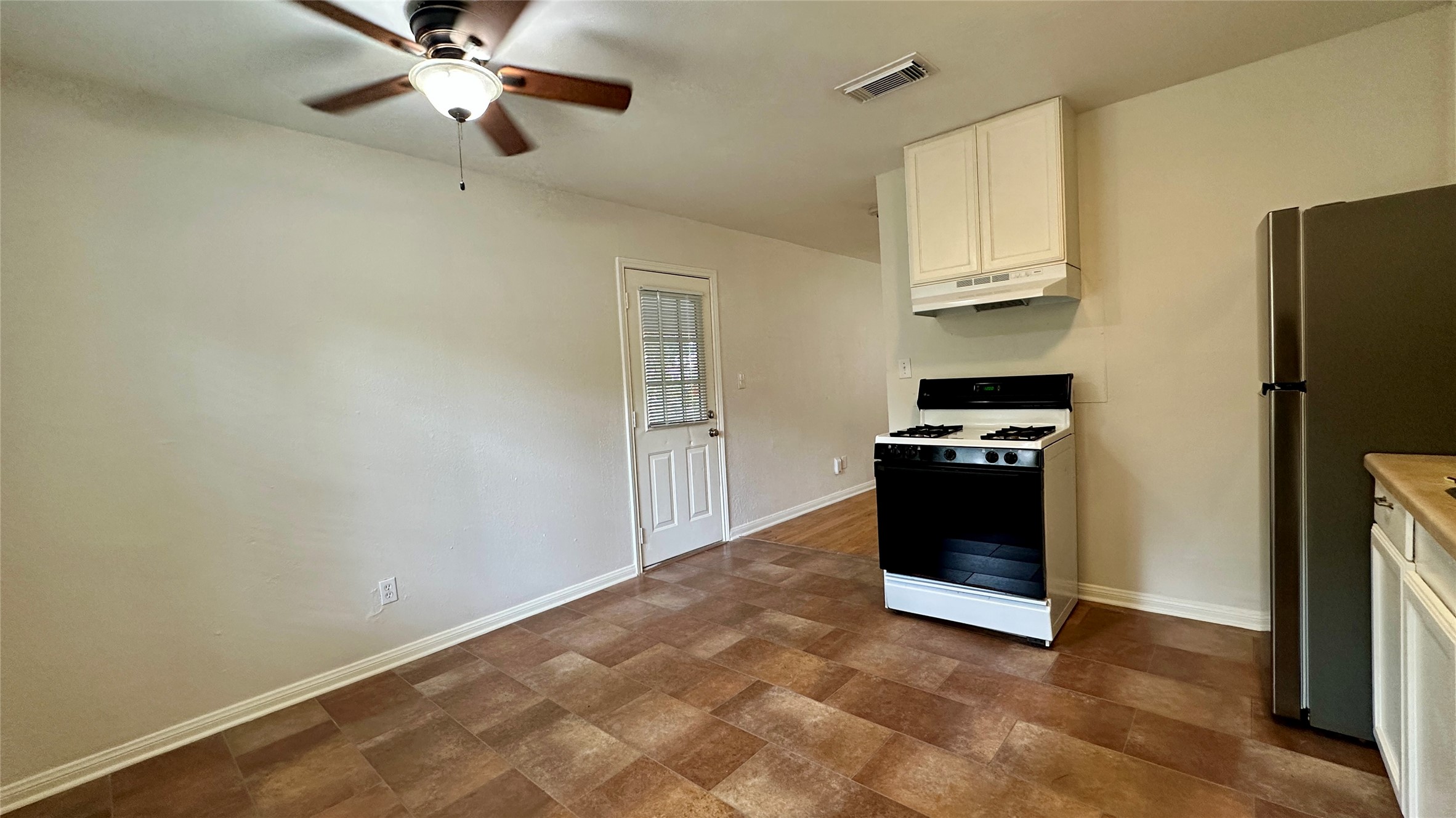 1107 Callahan Avenue Property Photo 9