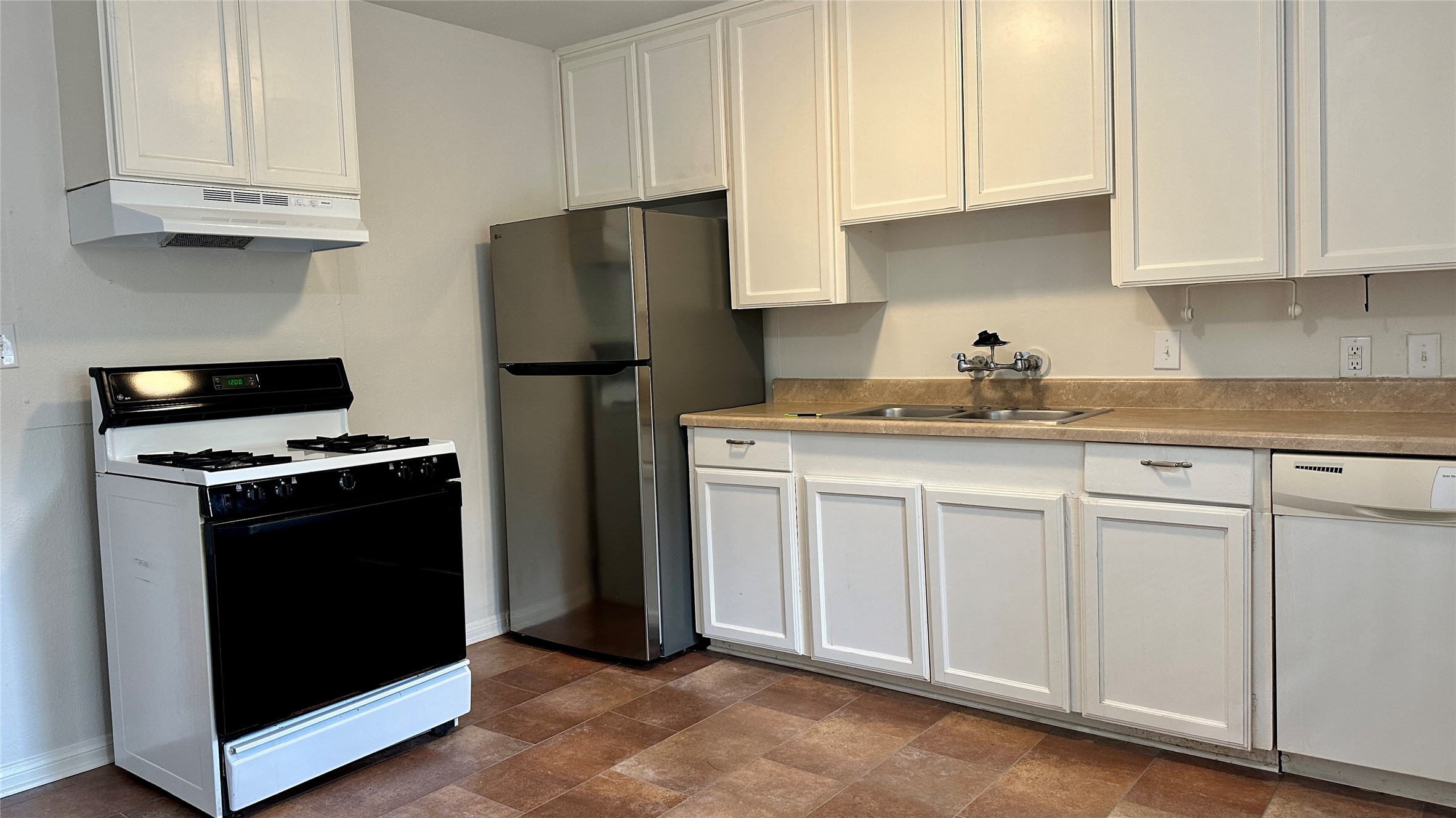 1107 Callahan Avenue Property Photo 10
