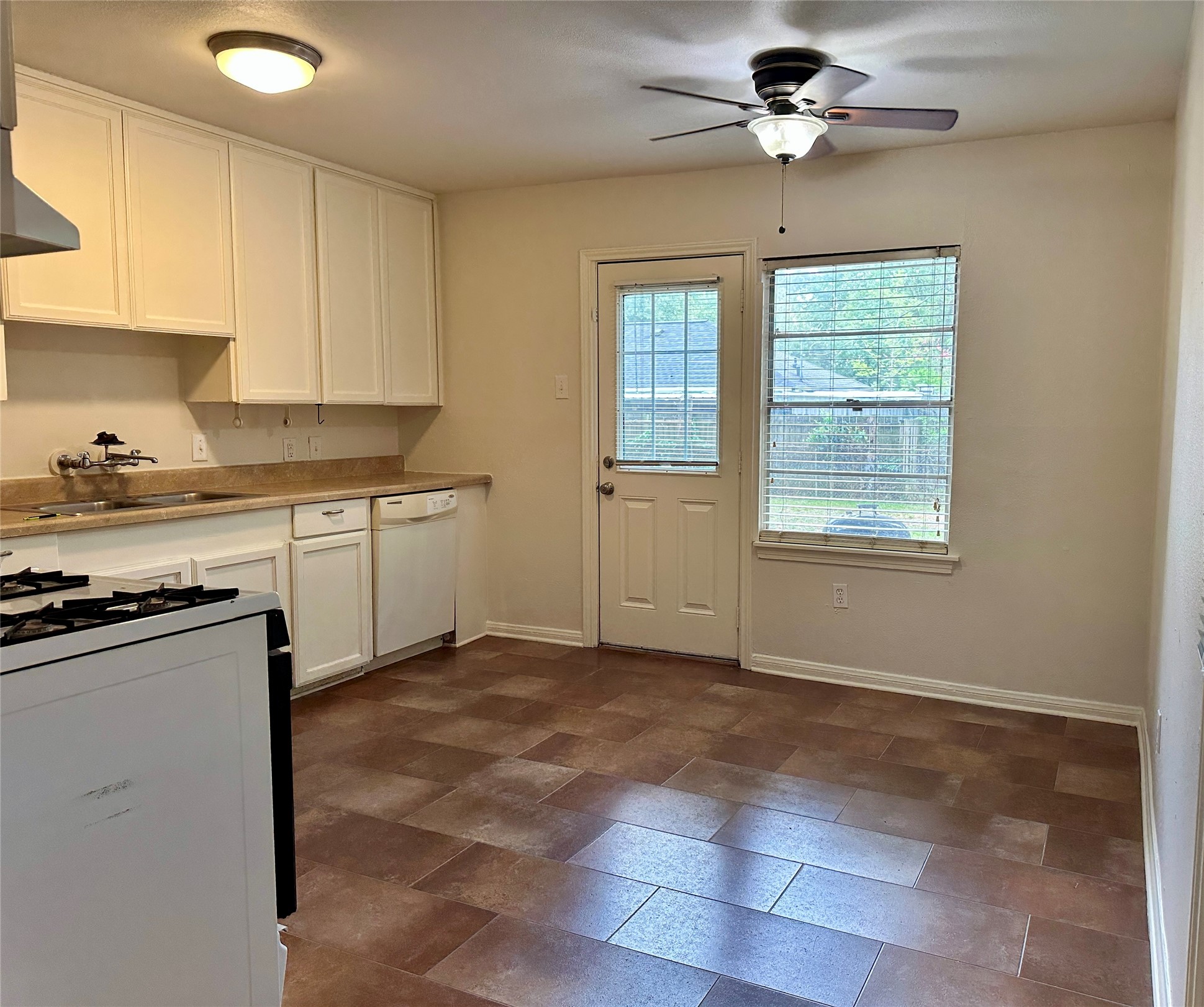 1107 Callahan Avenue Property Photo 12
