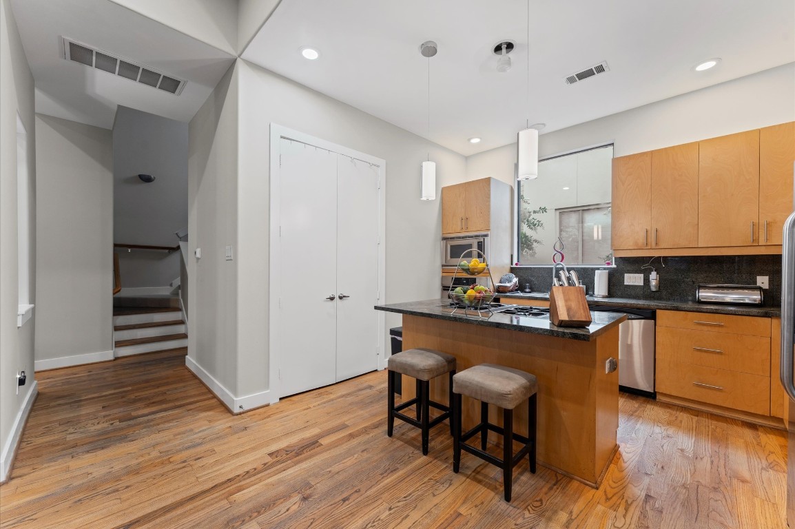 730 Ruthven Property Photo 8