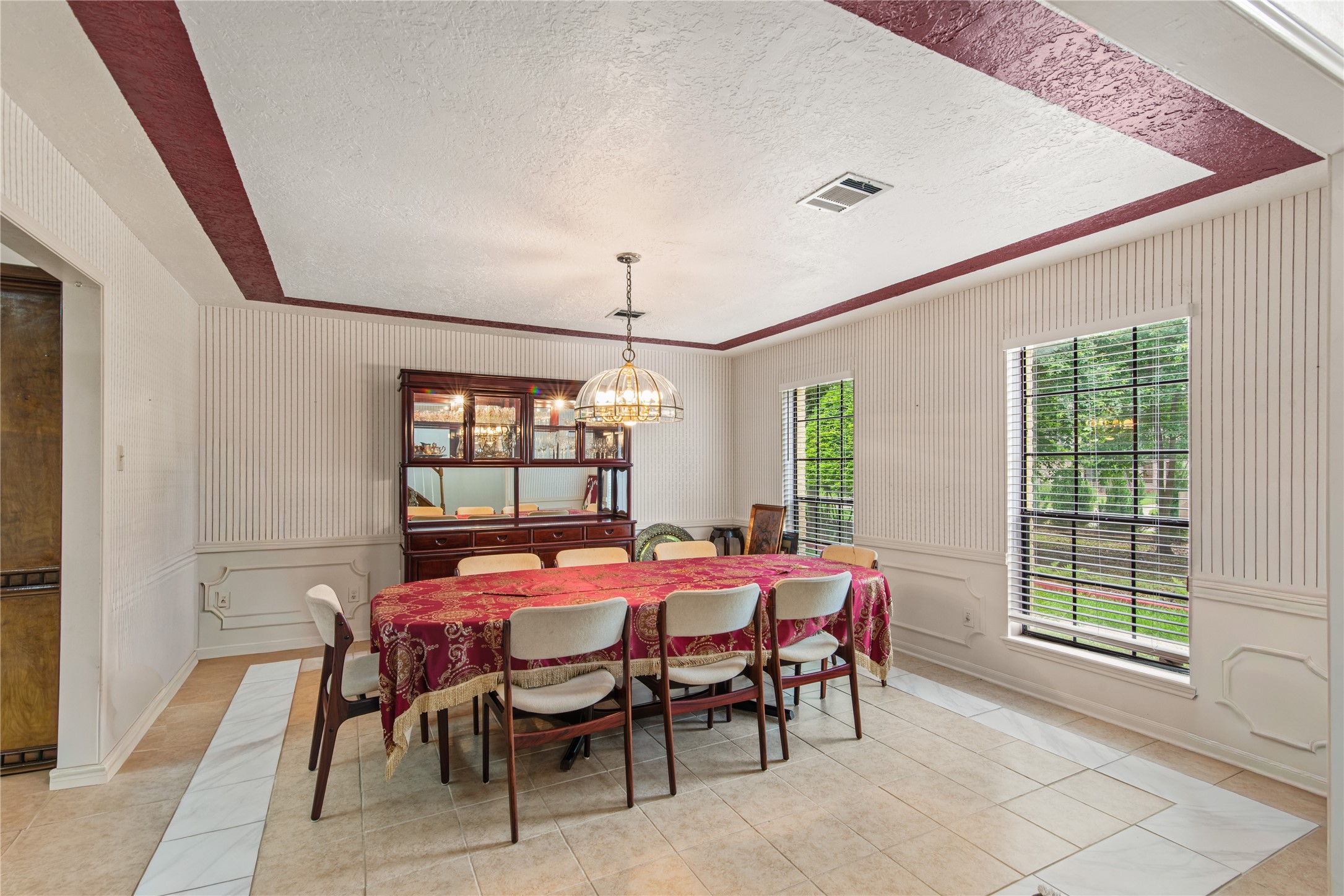 319 S Rivershire Drive Property Photo 4