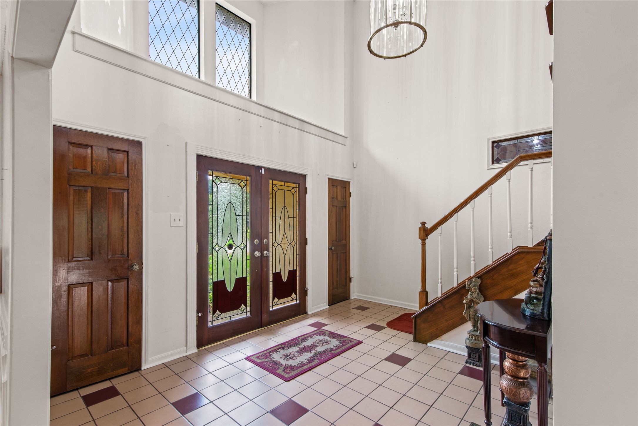 319 S Rivershire Drive Property Photo 5