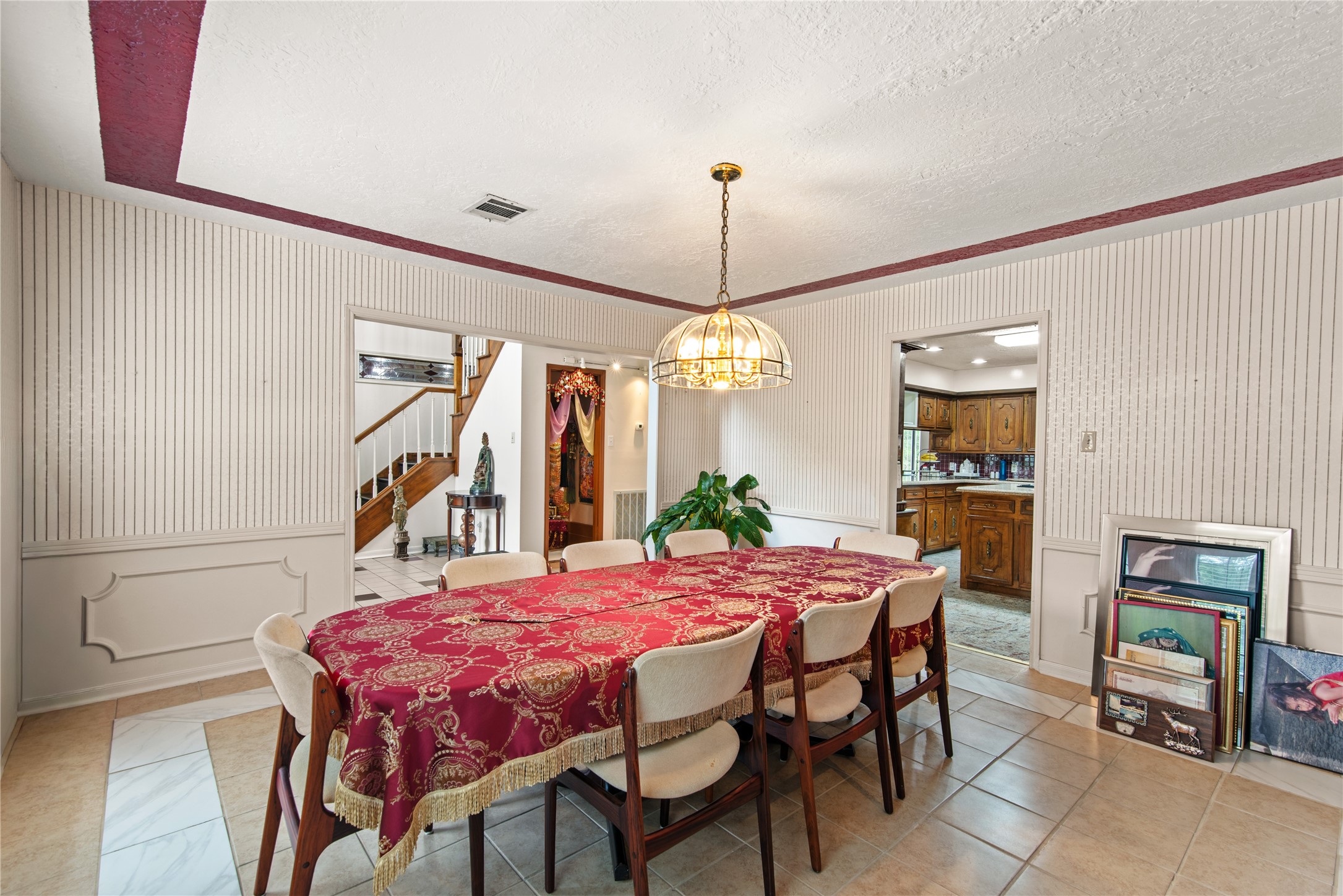 319 S Rivershire Drive Property Photo 7