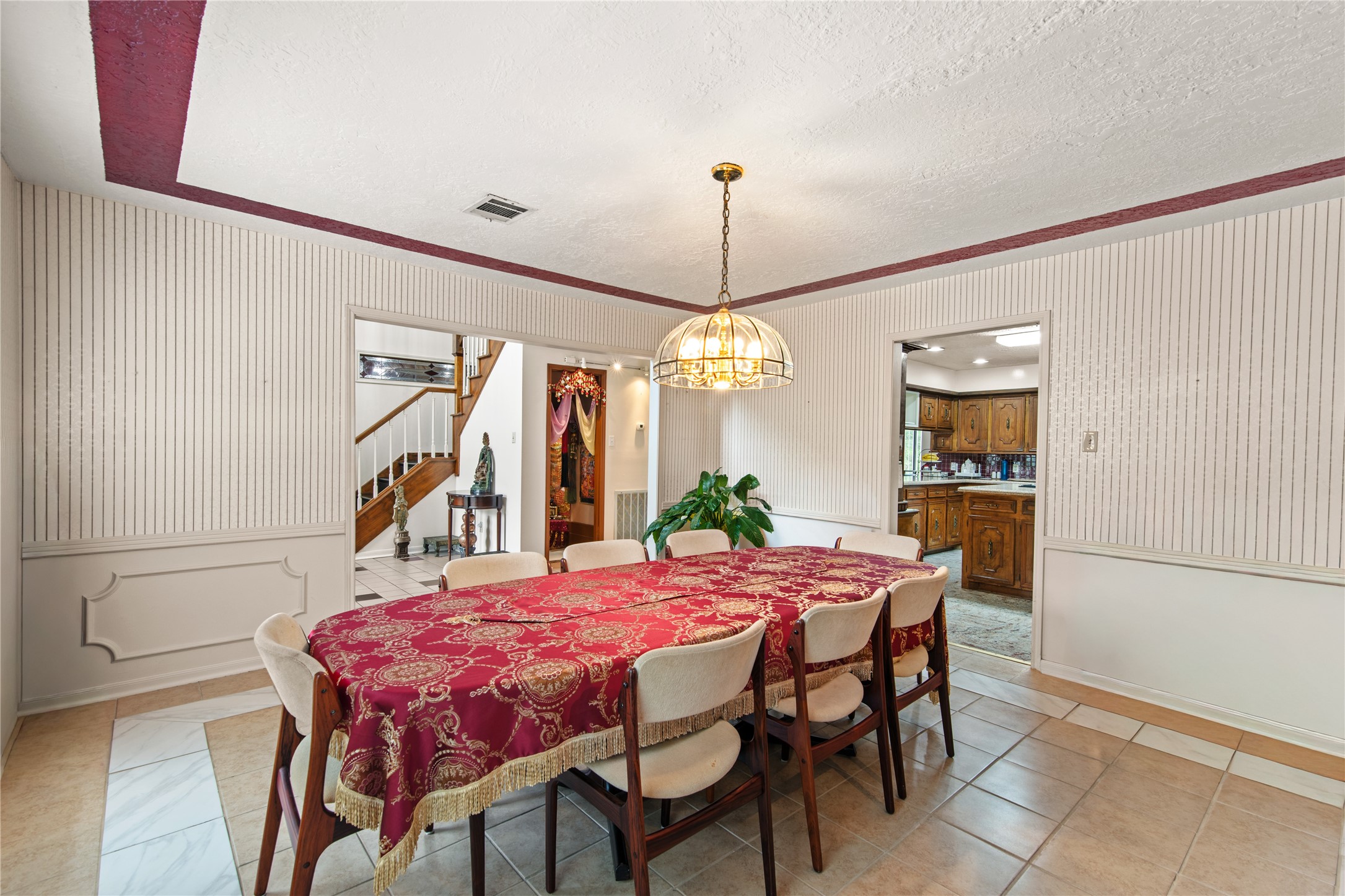 319 S Rivershire Drive Property Photo 8