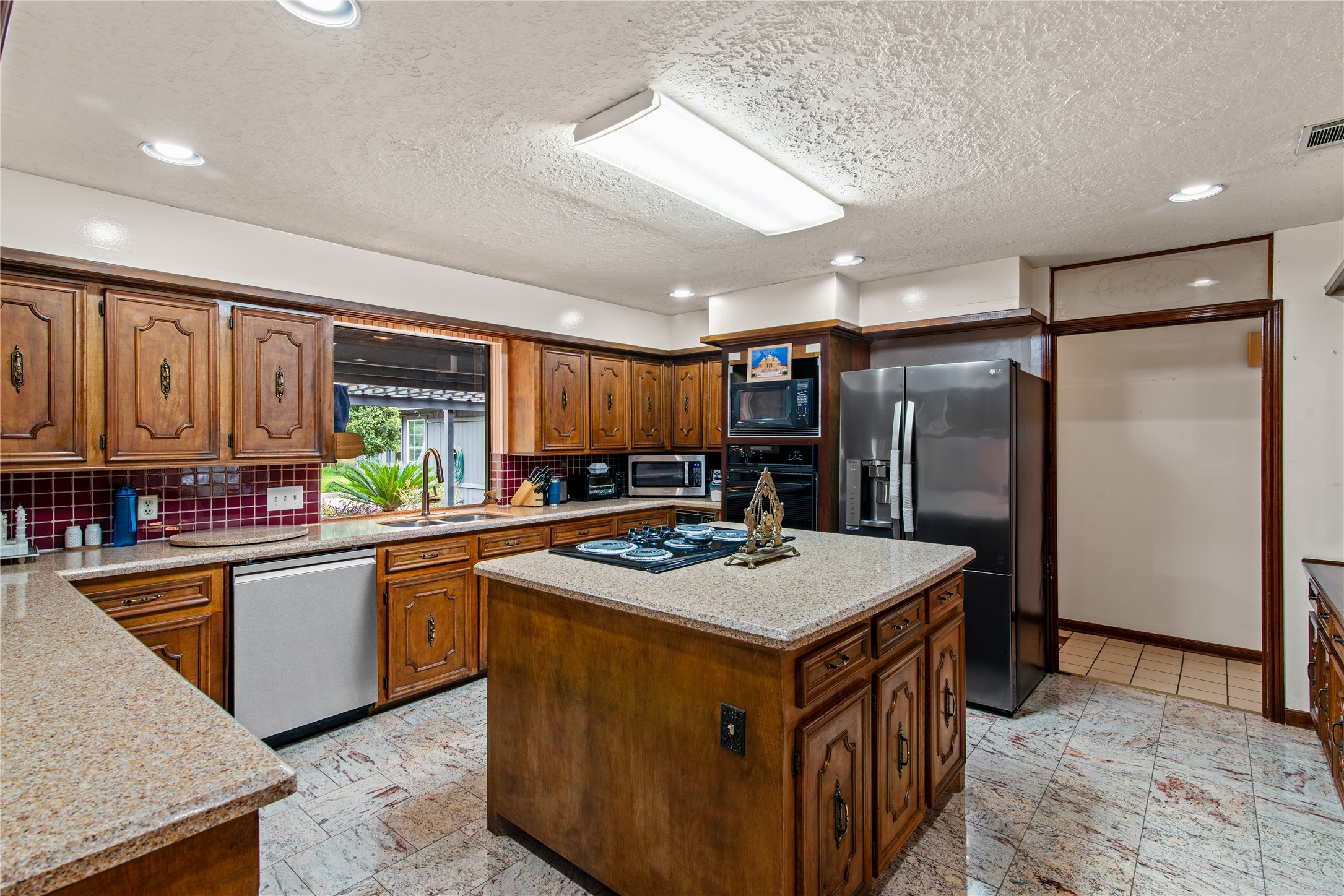 319 S Rivershire Drive Property Photo 10