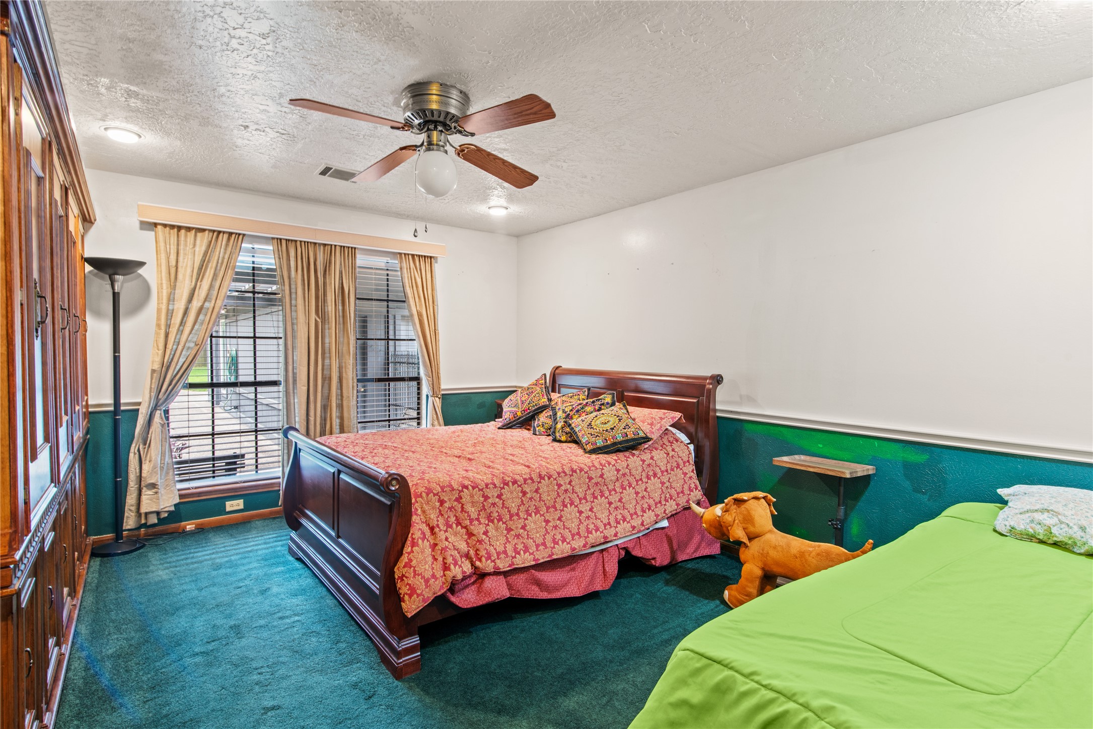 319 S Rivershire Drive Property Photo 11