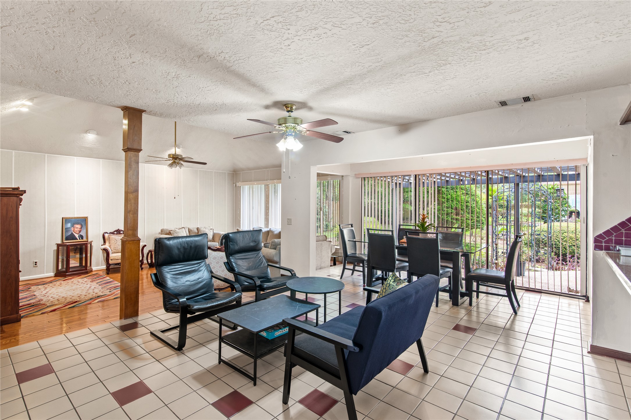 319 S Rivershire Drive Property Photo 18