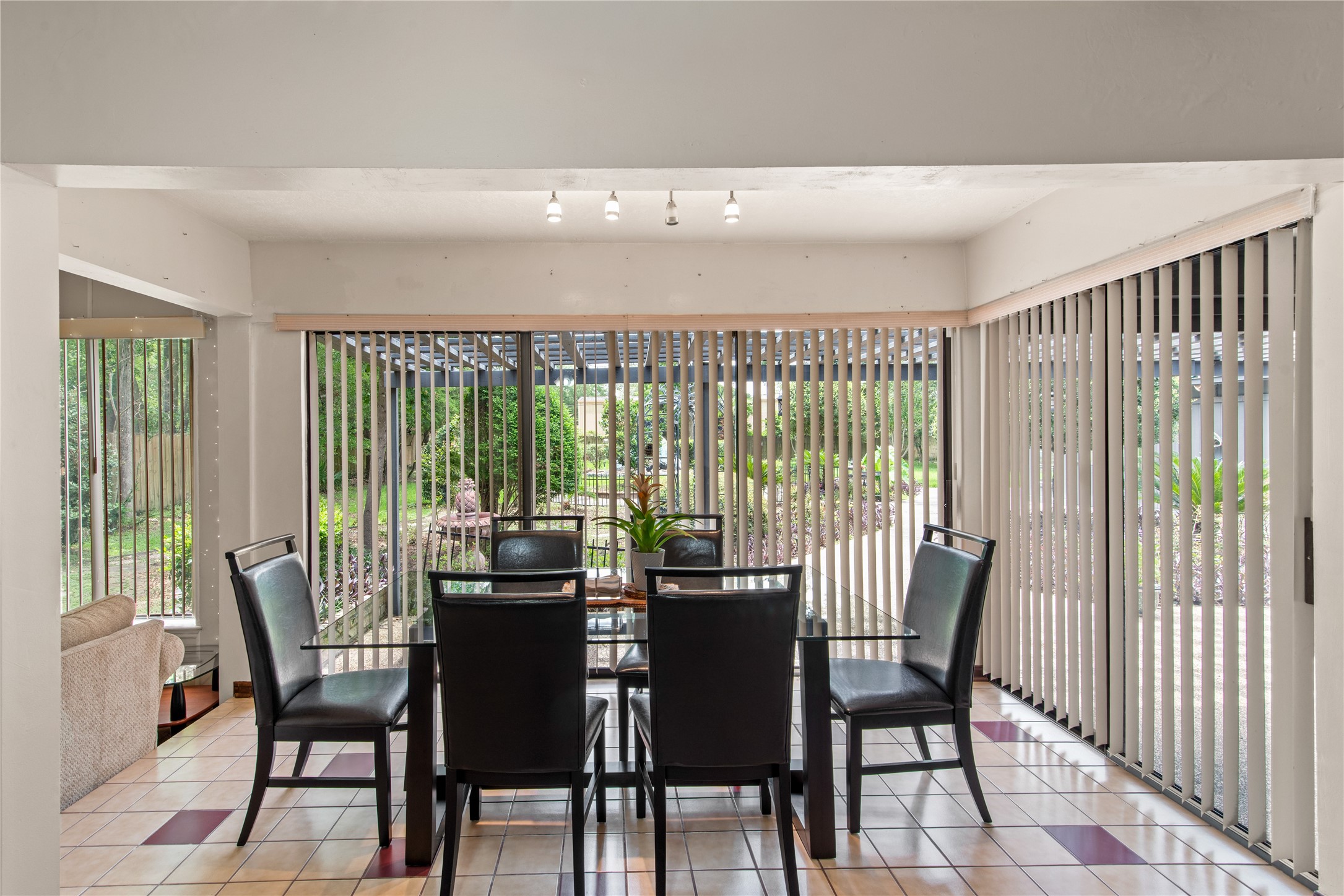 319 S Rivershire Drive Property Photo 19