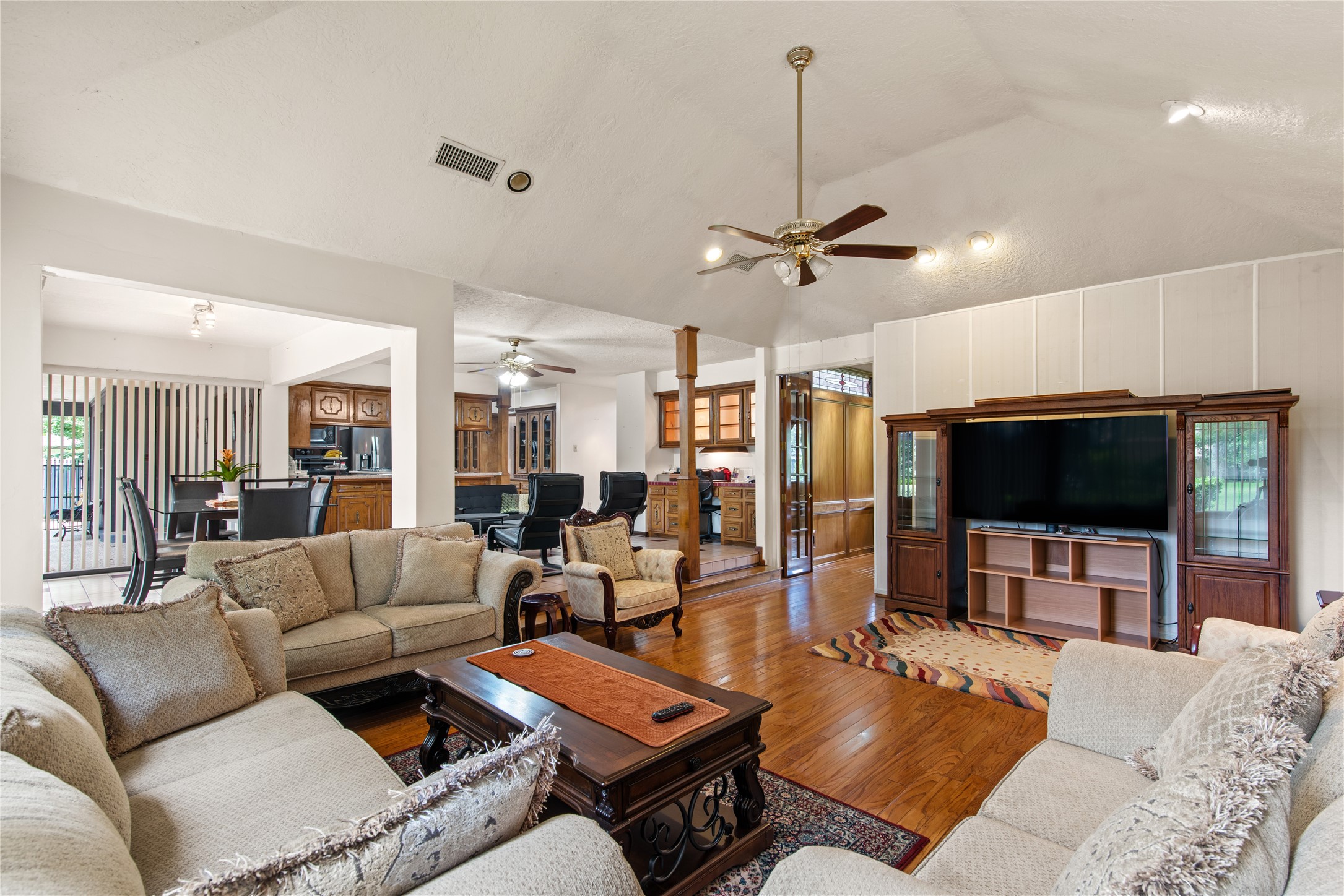 319 S Rivershire Drive Property Photo 23