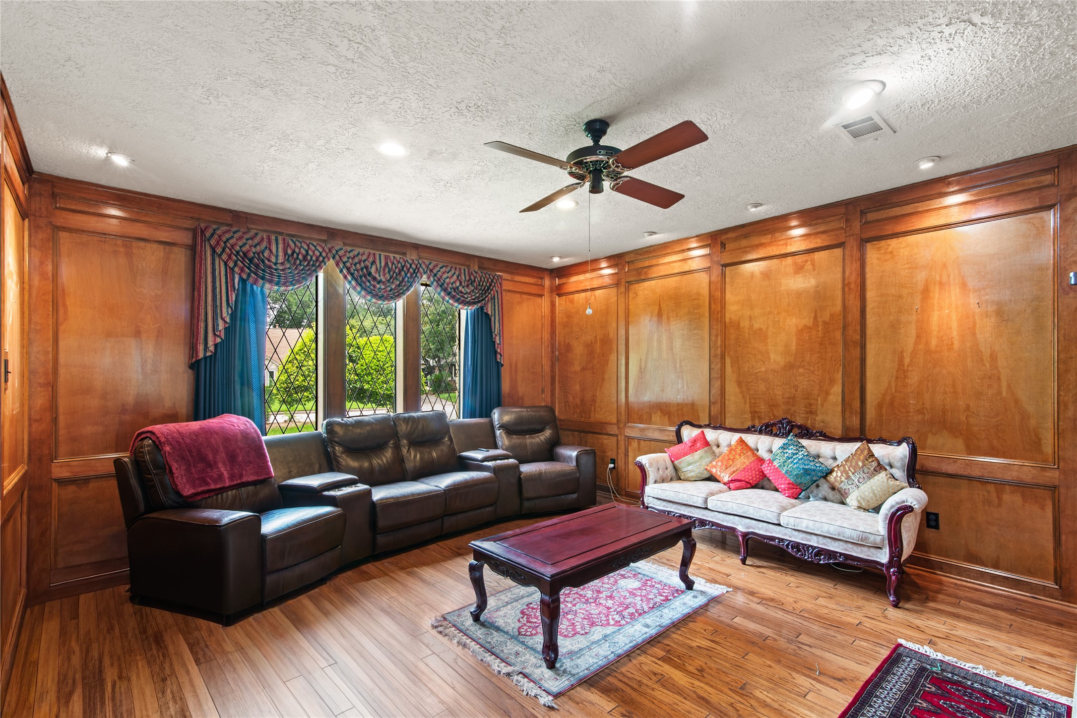 319 S Rivershire Drive Property Photo 24