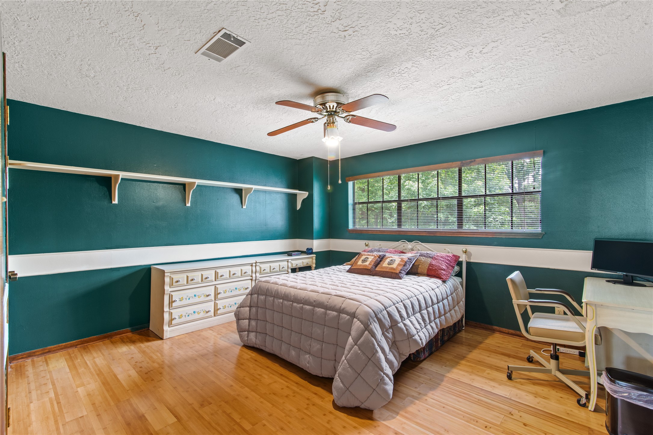 319 S Rivershire Drive Property Photo 27