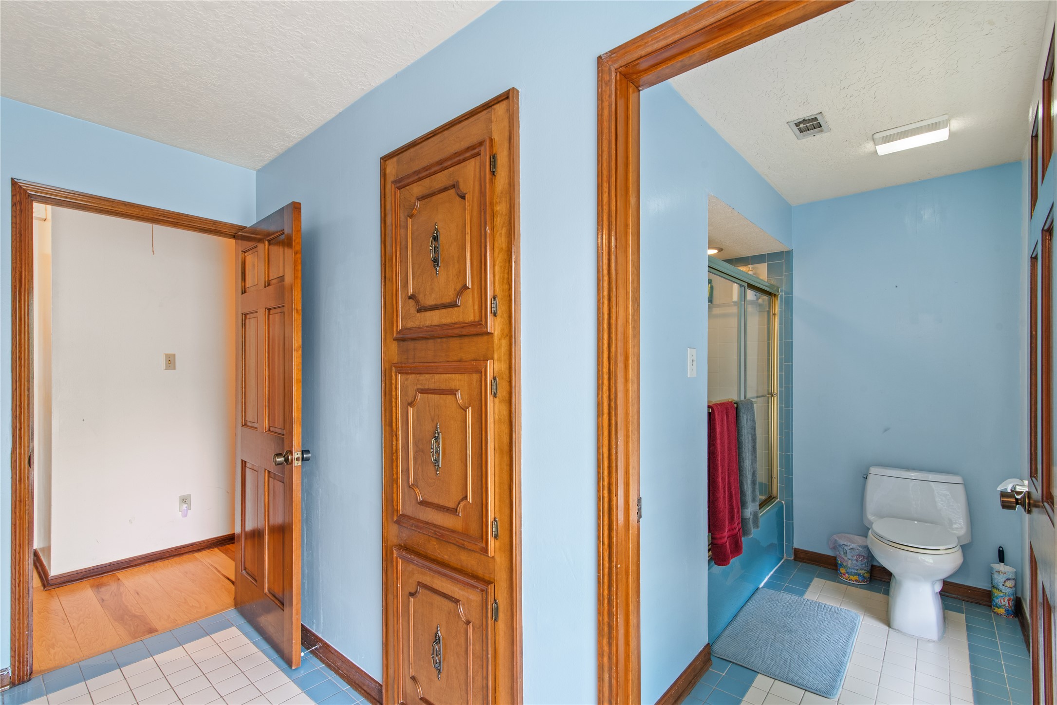 319 S Rivershire Drive Property Photo 33