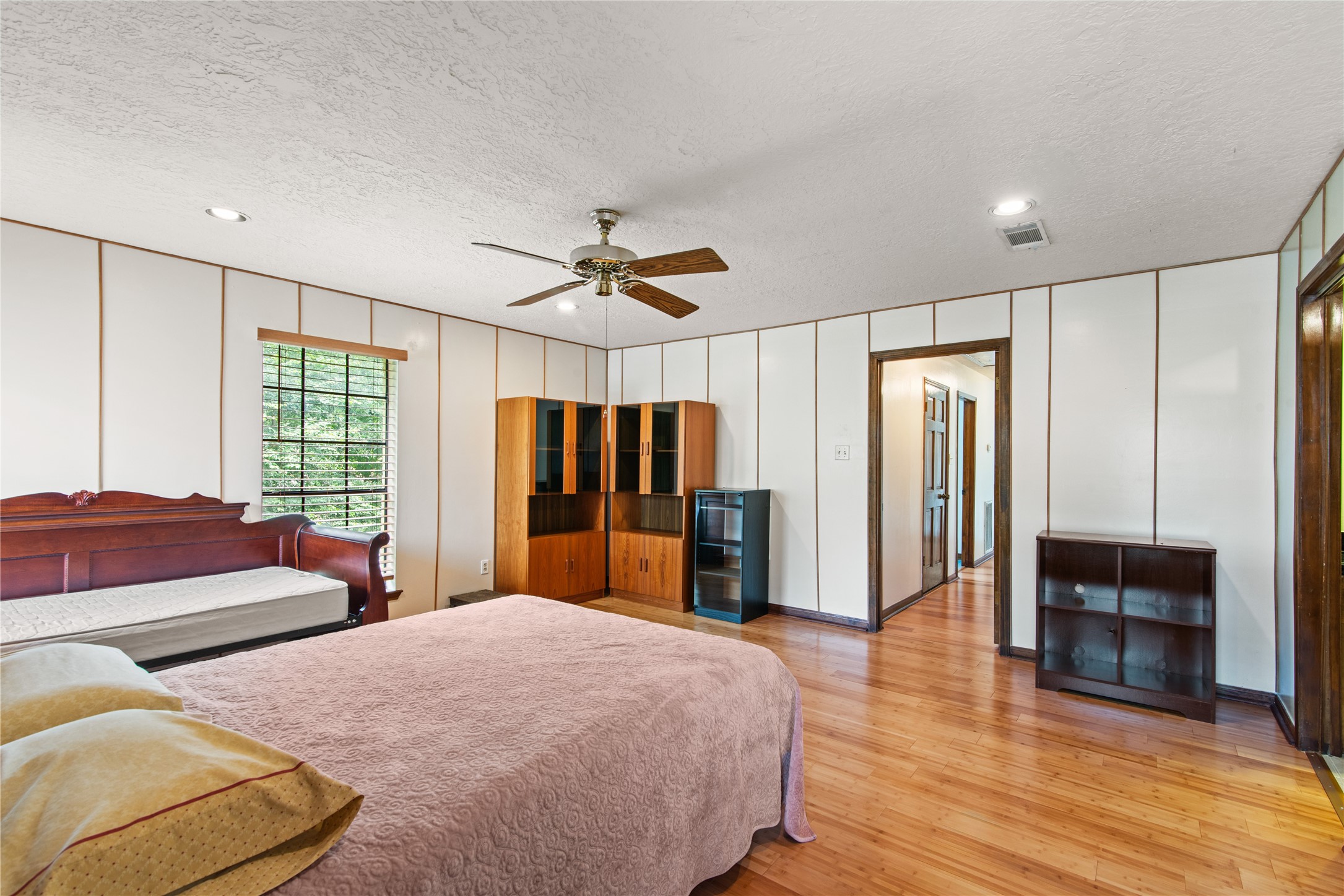 319 S Rivershire Drive Property Photo 35