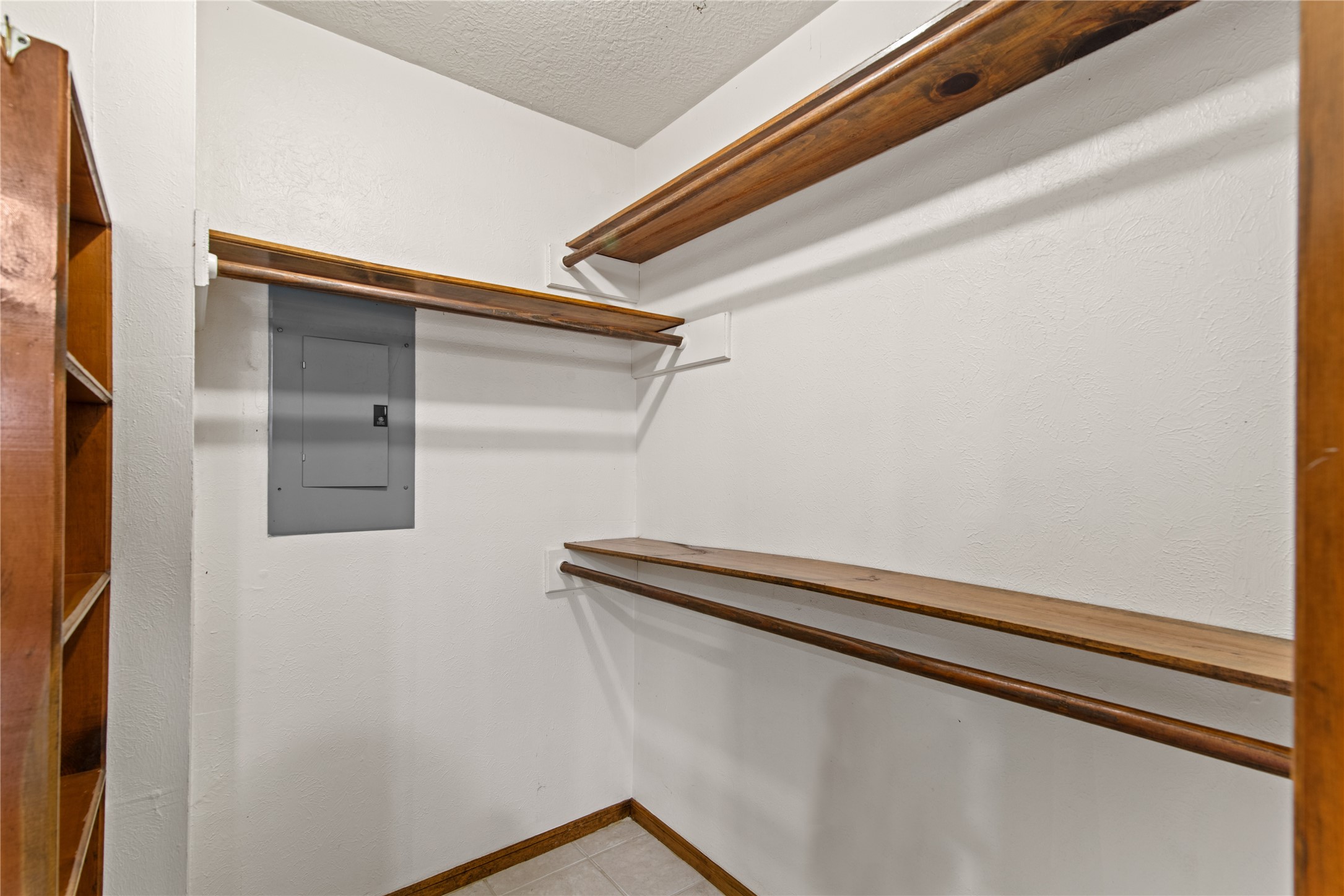 319 S Rivershire Drive Property Photo 40