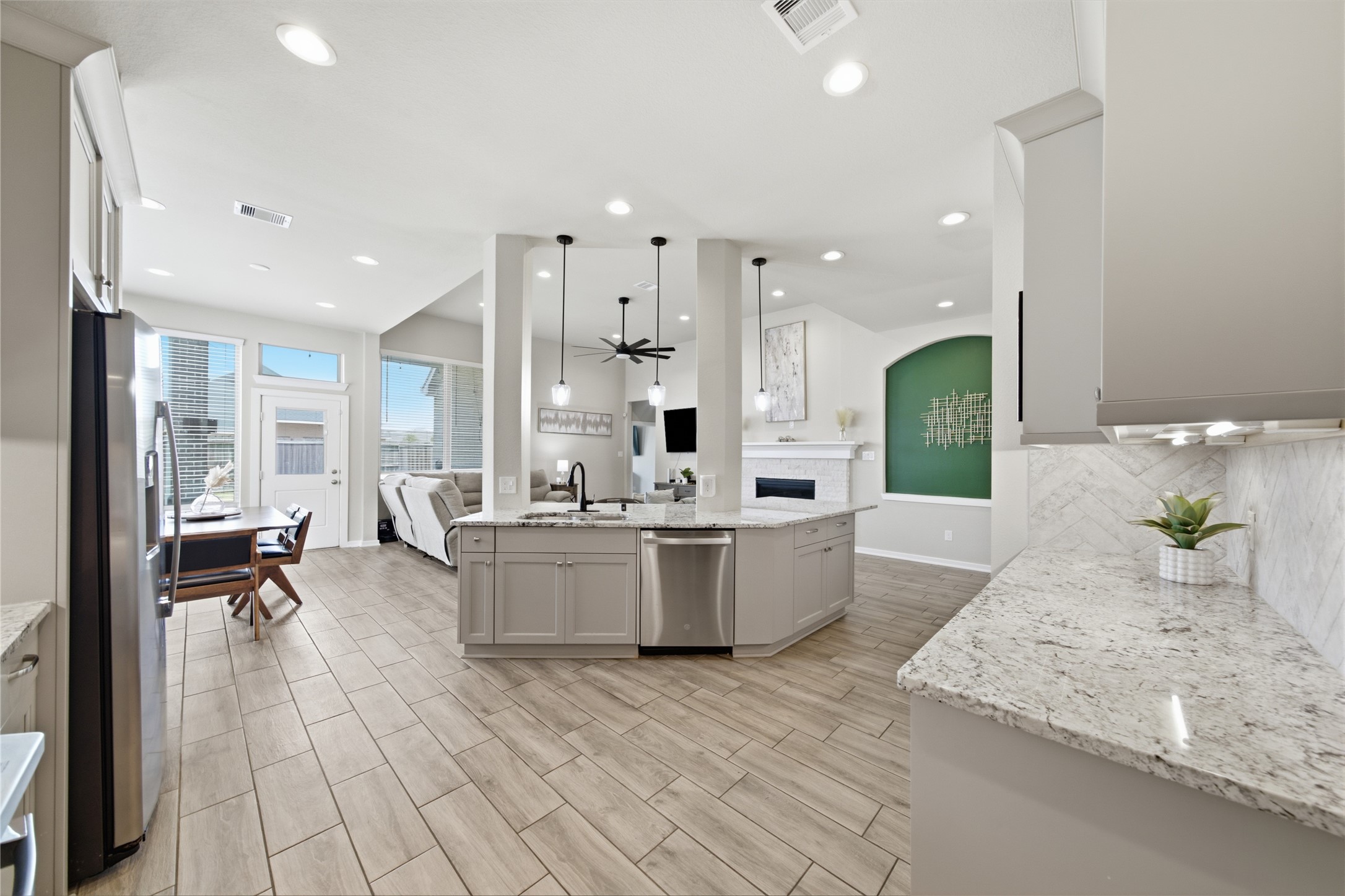 30302 Iris Circle Court Property Photo 3