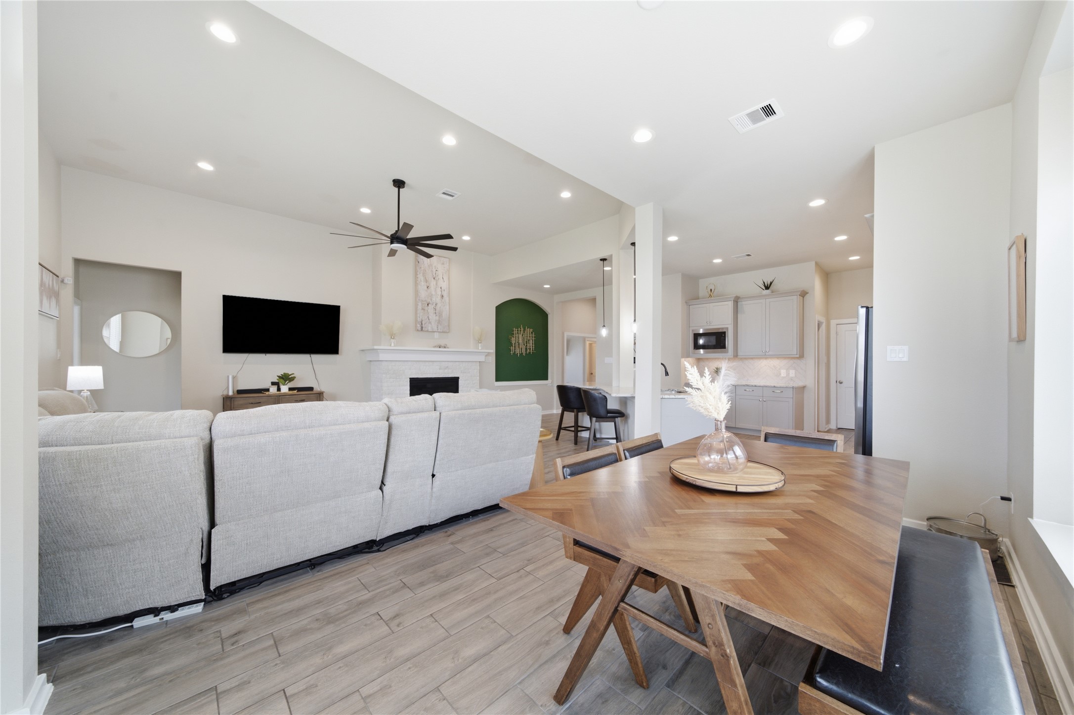 30302 Iris Circle Court Property Photo 5
