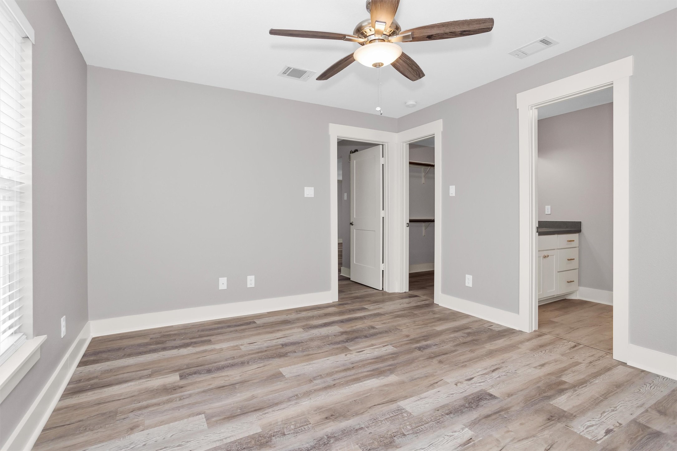 336 Ling Street Property Photo 16