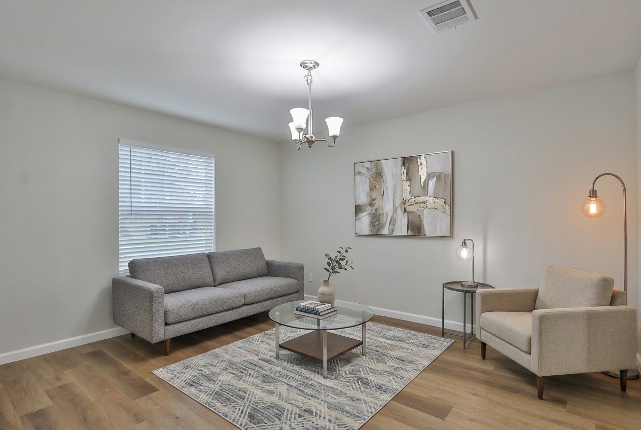 1110 Lasso Court Property Photo 3
