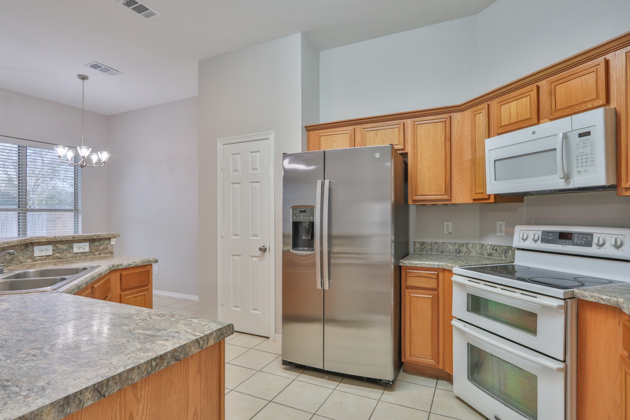 1110 Lasso Court Property Photo 5