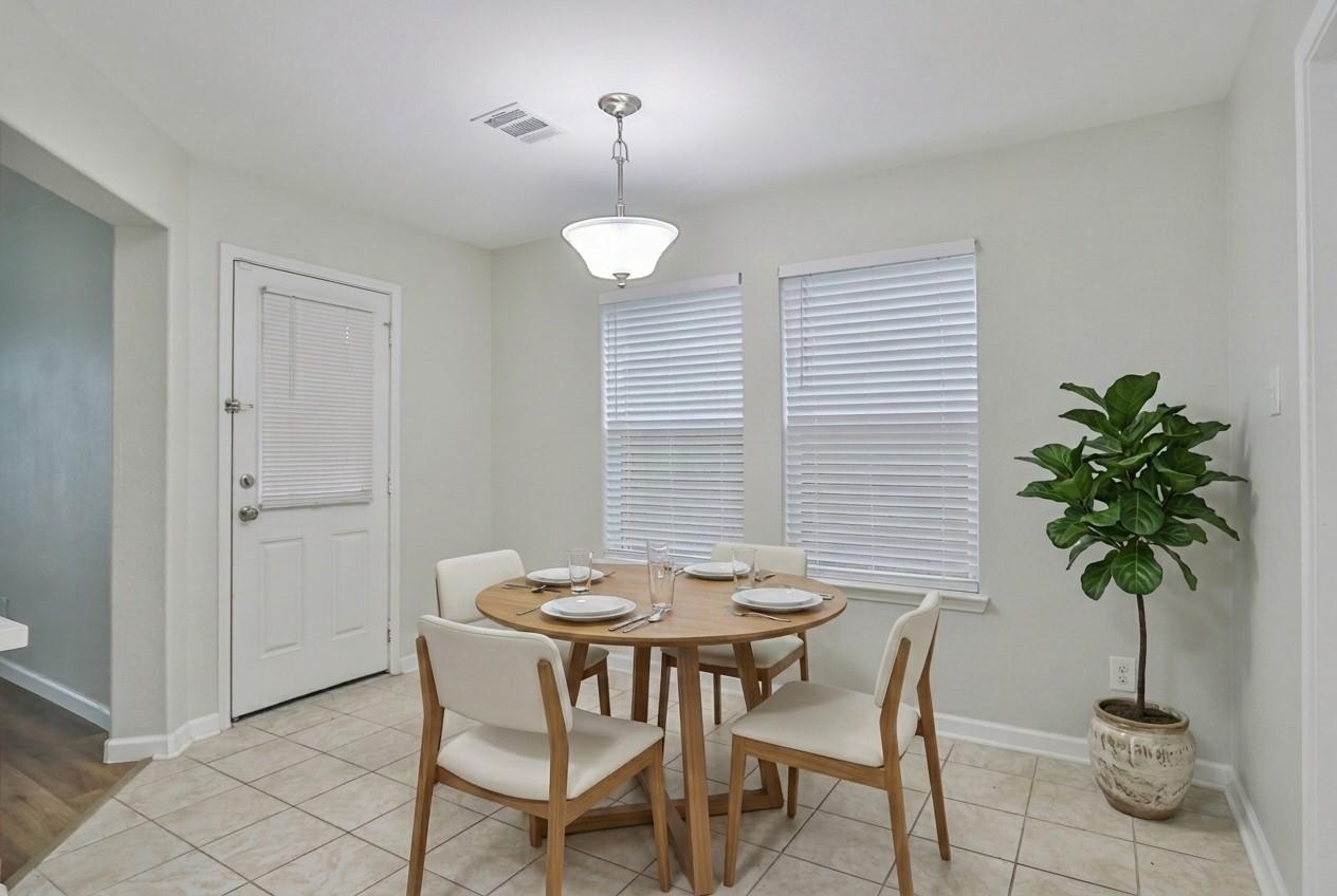 1110 Lasso Court Property Photo 7