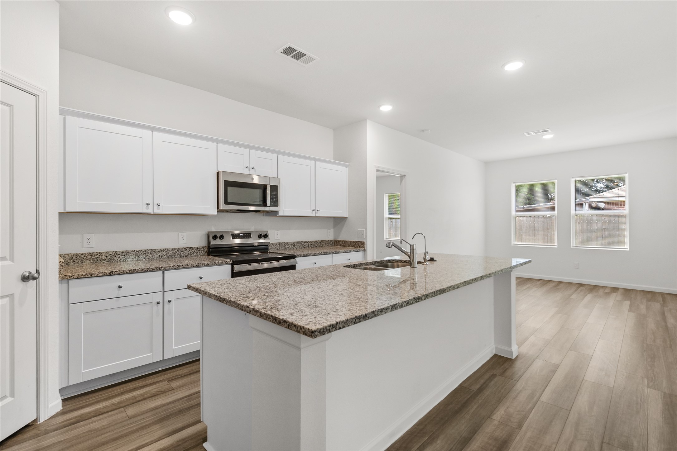 3602 Admiralty Drive Property Photo 3