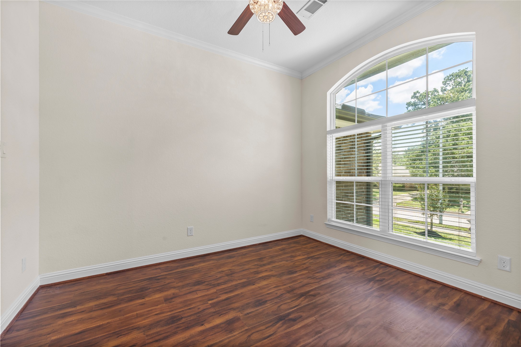 7214 Deep Forest Drive Property Photo 5