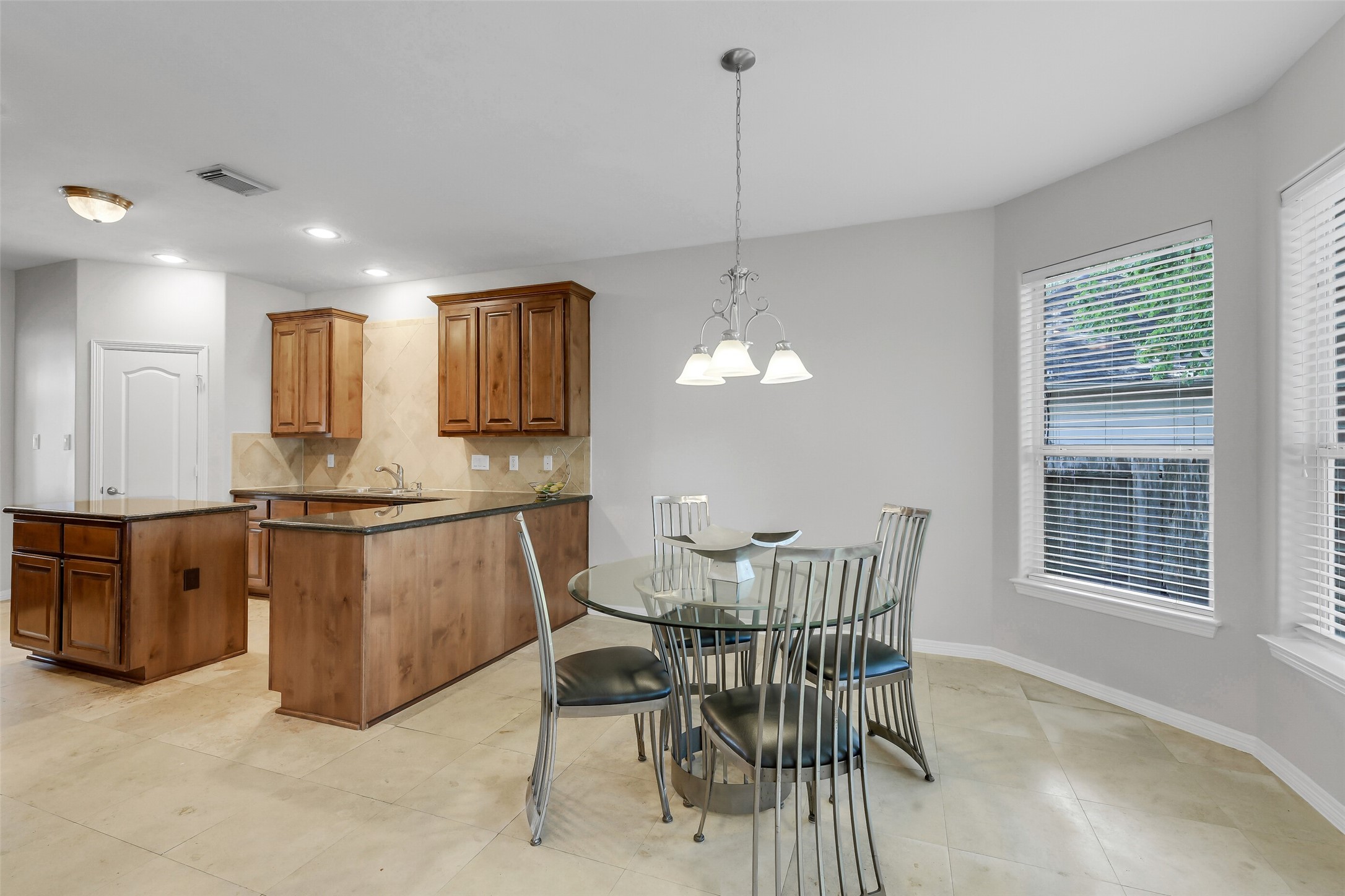 14906 Windsor Manor Property Photo 9