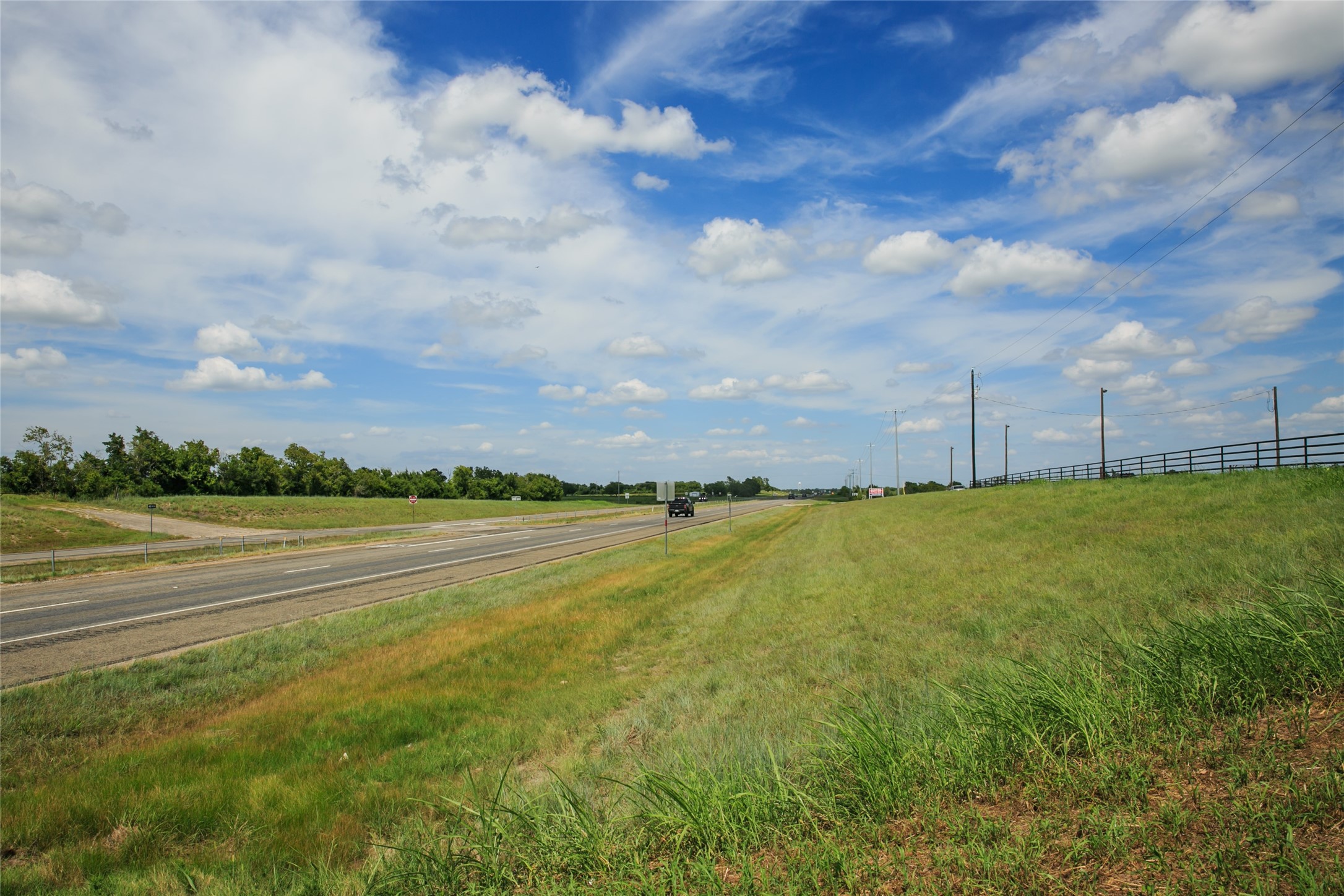 14755 Us Hwy 290 W Property Photo