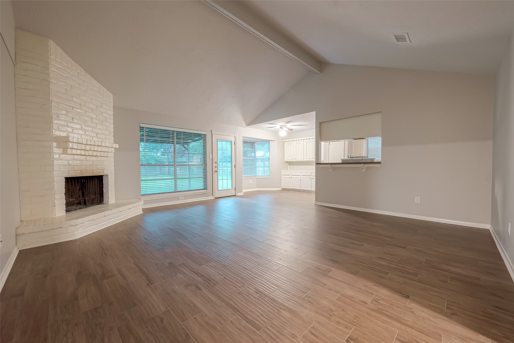 1406 Pinecroft Drive Property Photo 7