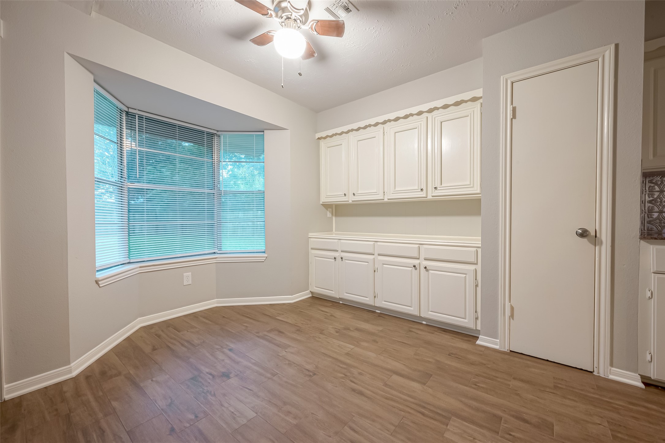 1406 Pinecroft Drive Property Photo 11