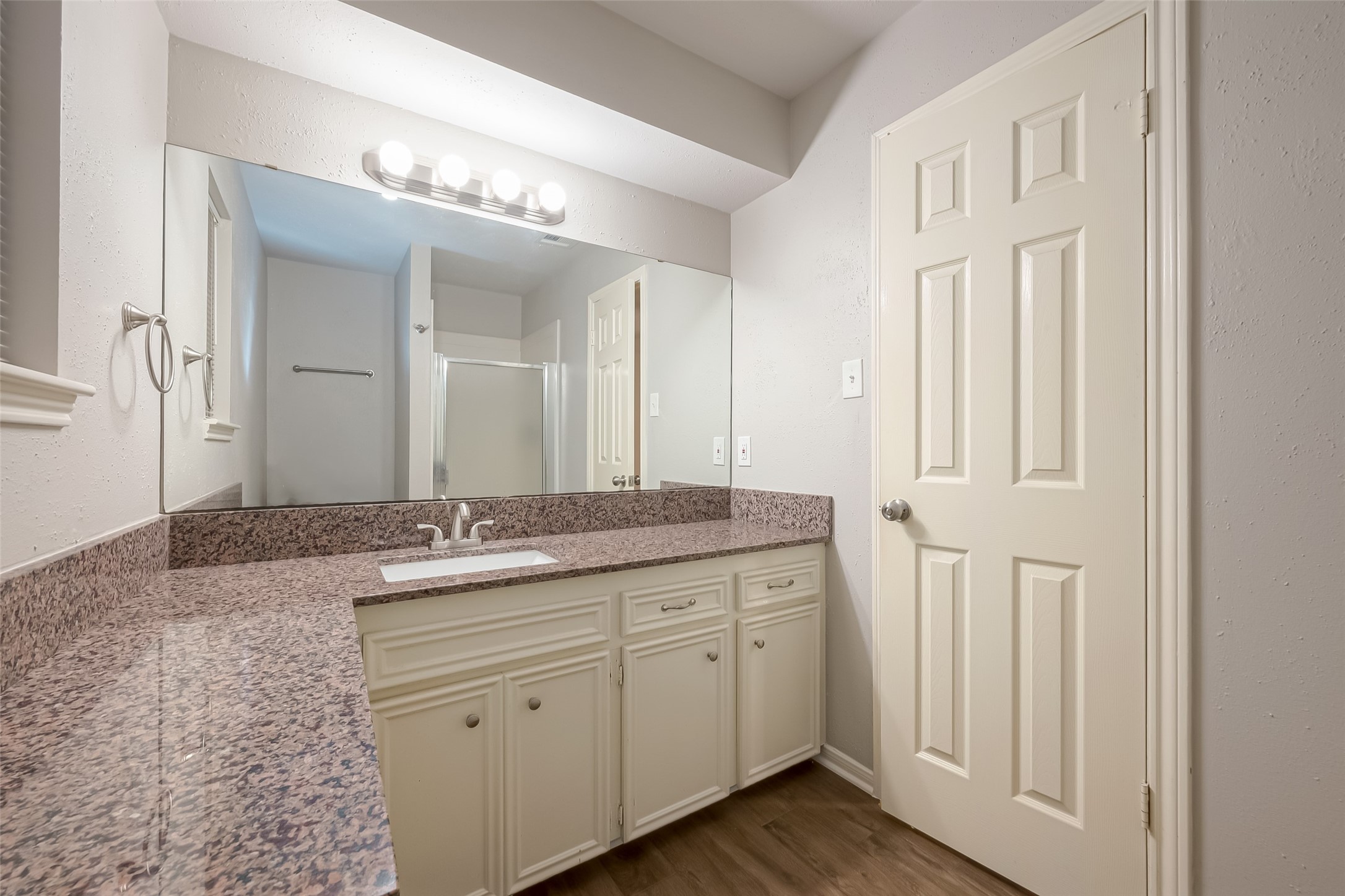 1406 Pinecroft Drive Property Photo 26