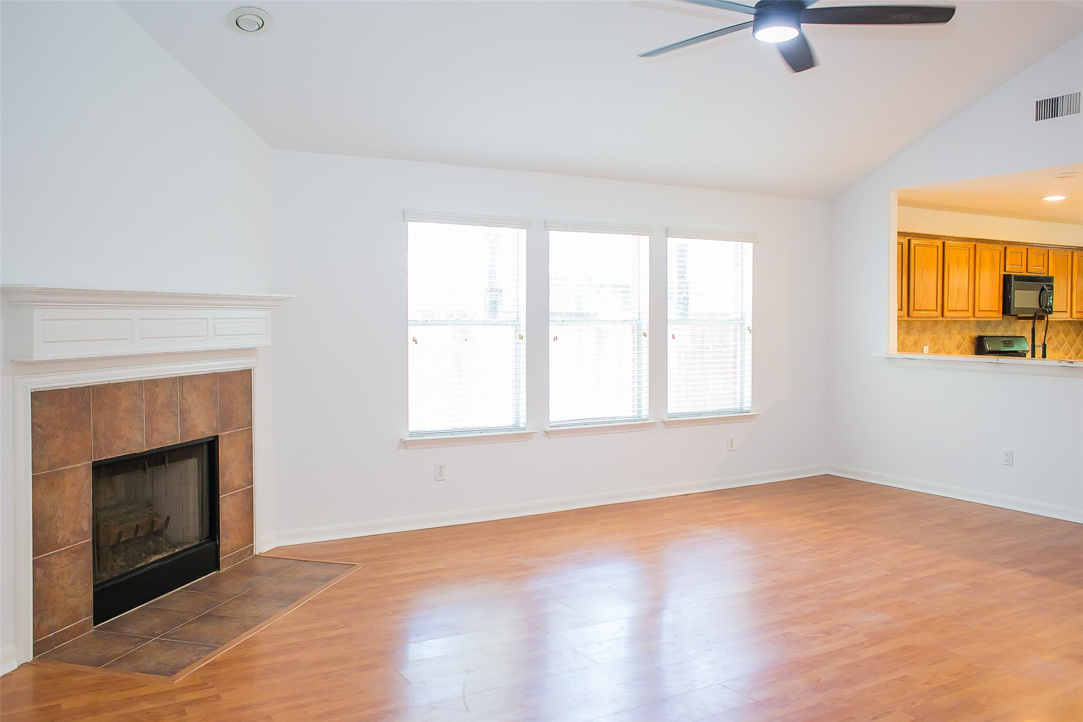 91 Genesee Ridge Drive Property Photo 4