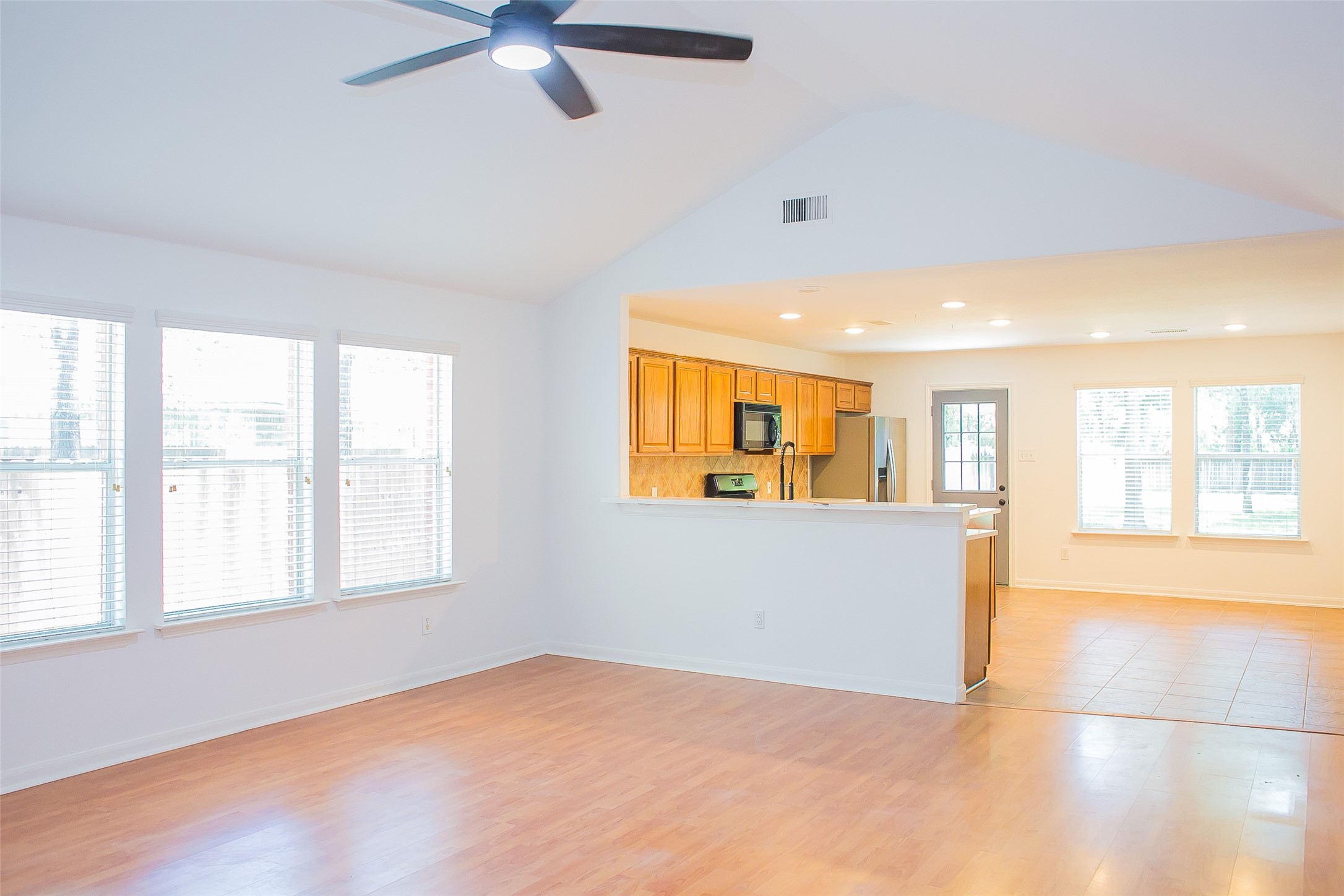 91 Genesee Ridge Drive Property Photo 5