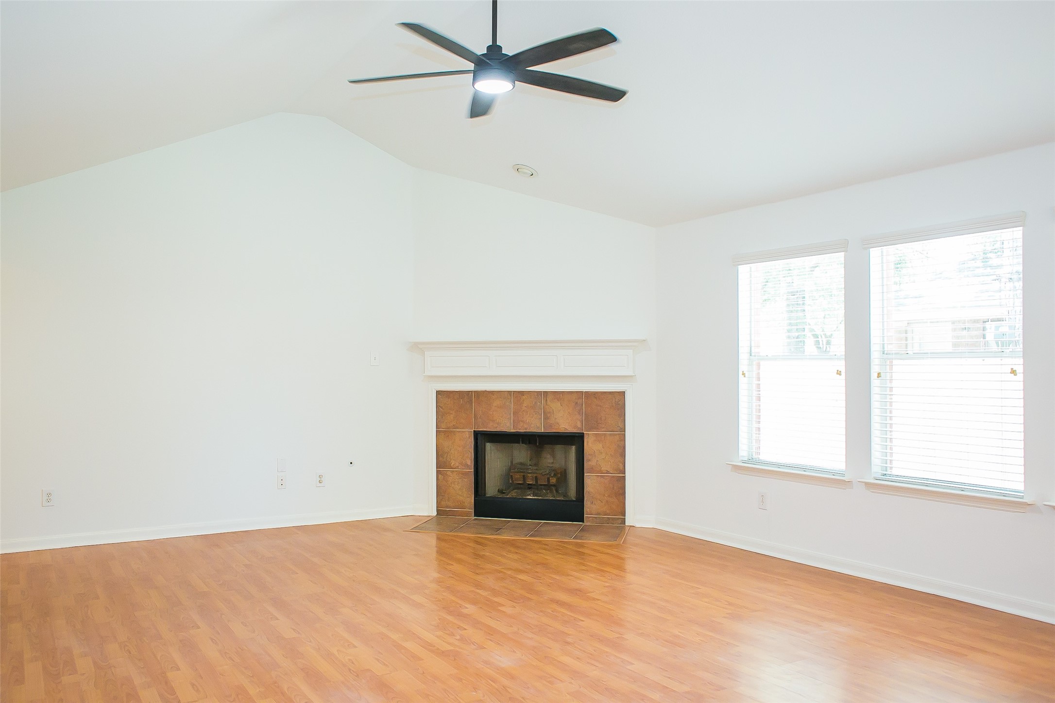 91 Genesee Ridge Drive Property Photo 6