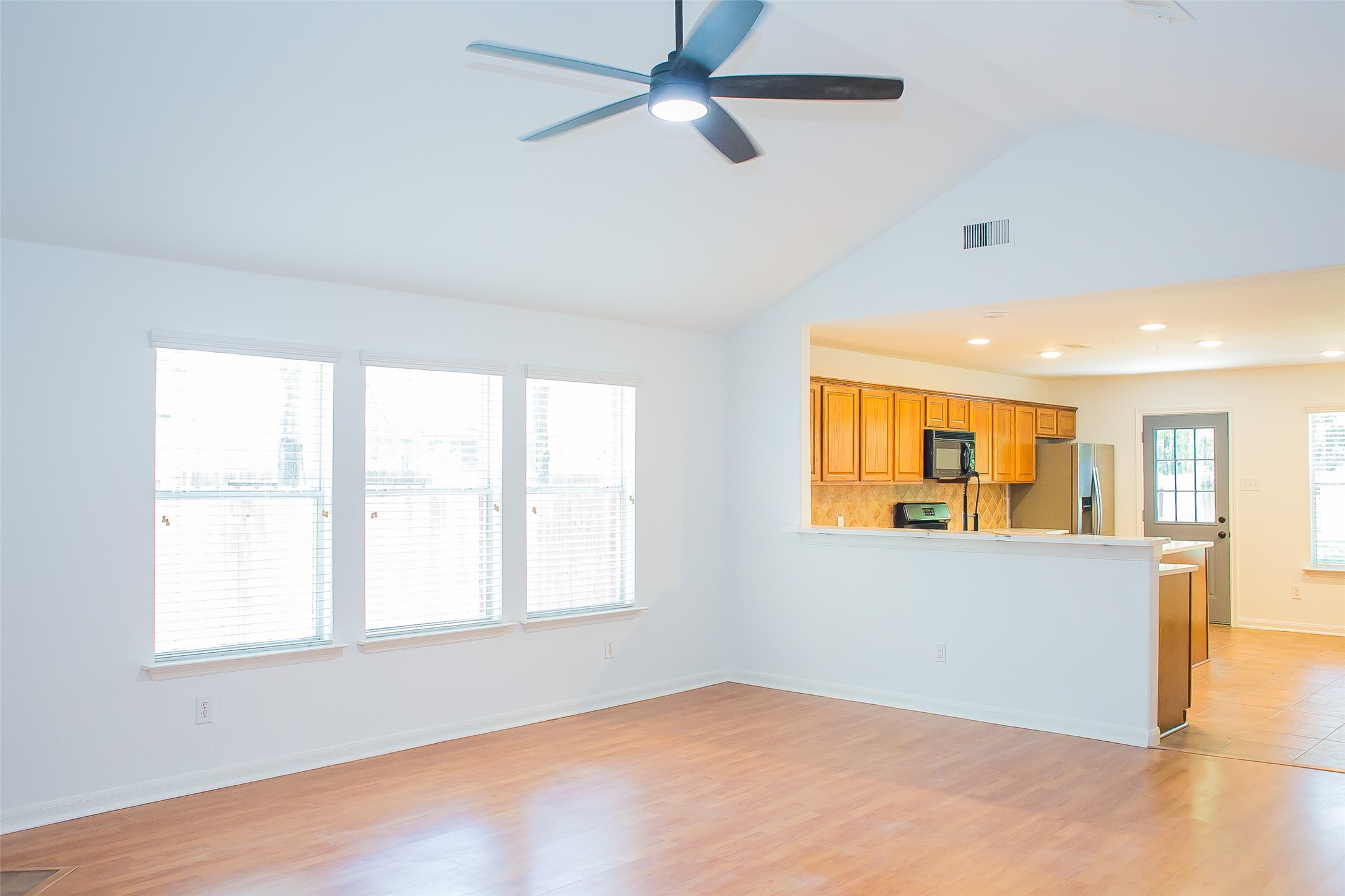 91 Genesee Ridge Drive Property Photo 8