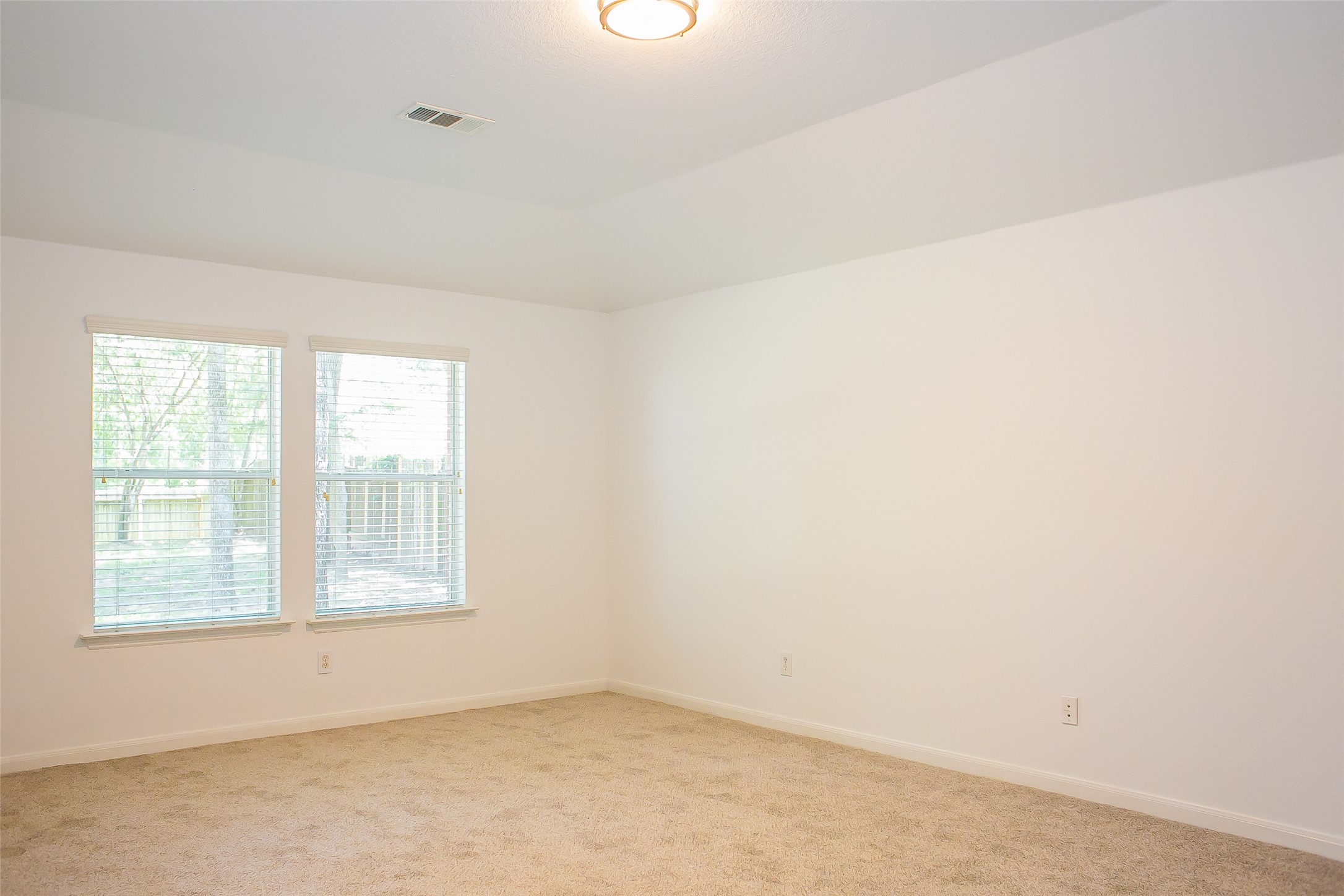 91 Genesee Ridge Drive Property Photo 10
