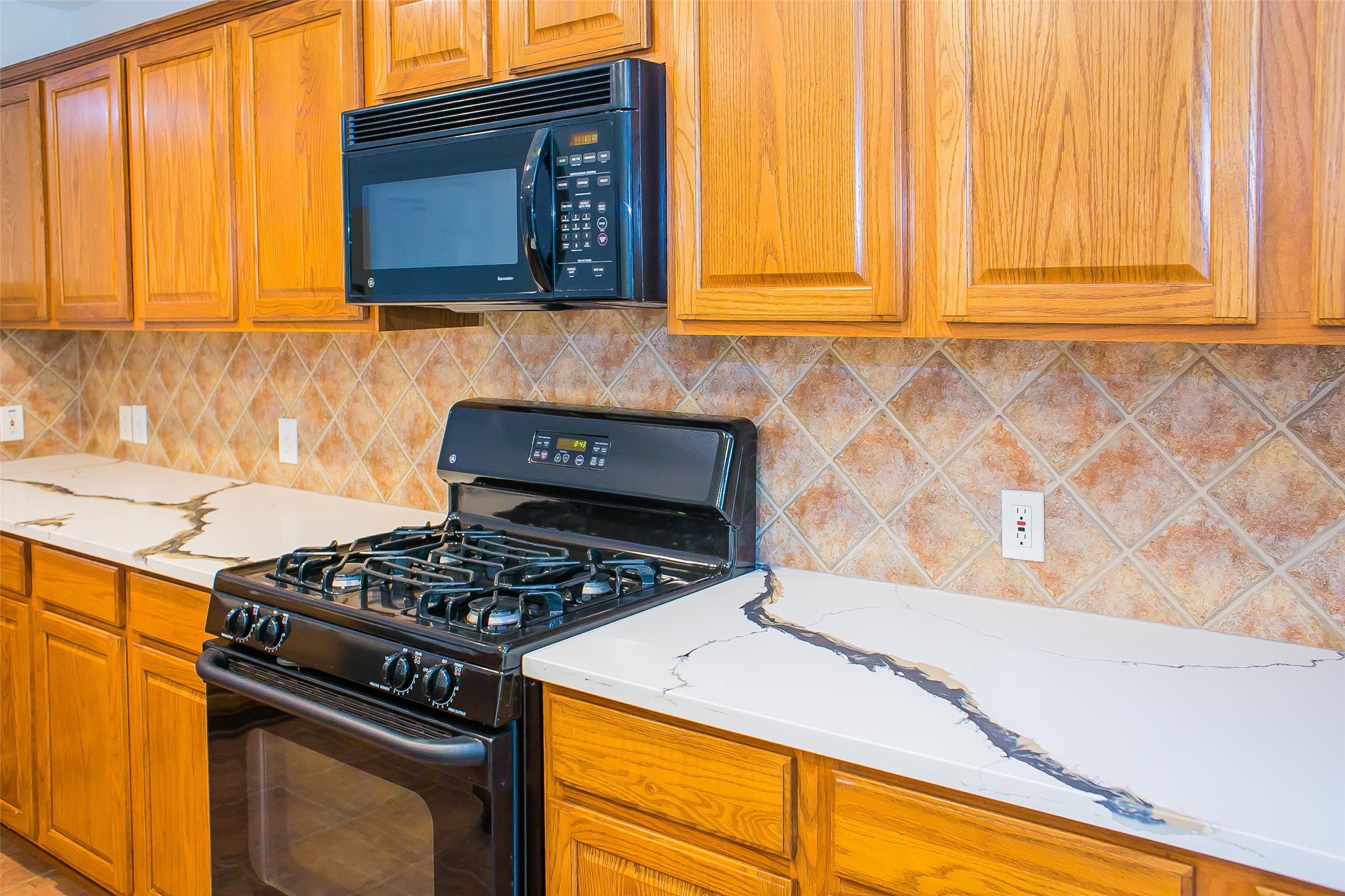 91 Genesee Ridge Drive Property Photo 25