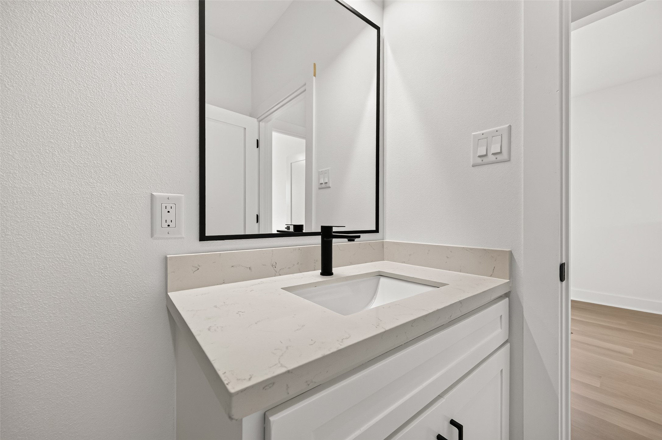 1811 N Spring Drive 9 Property Photo 25
