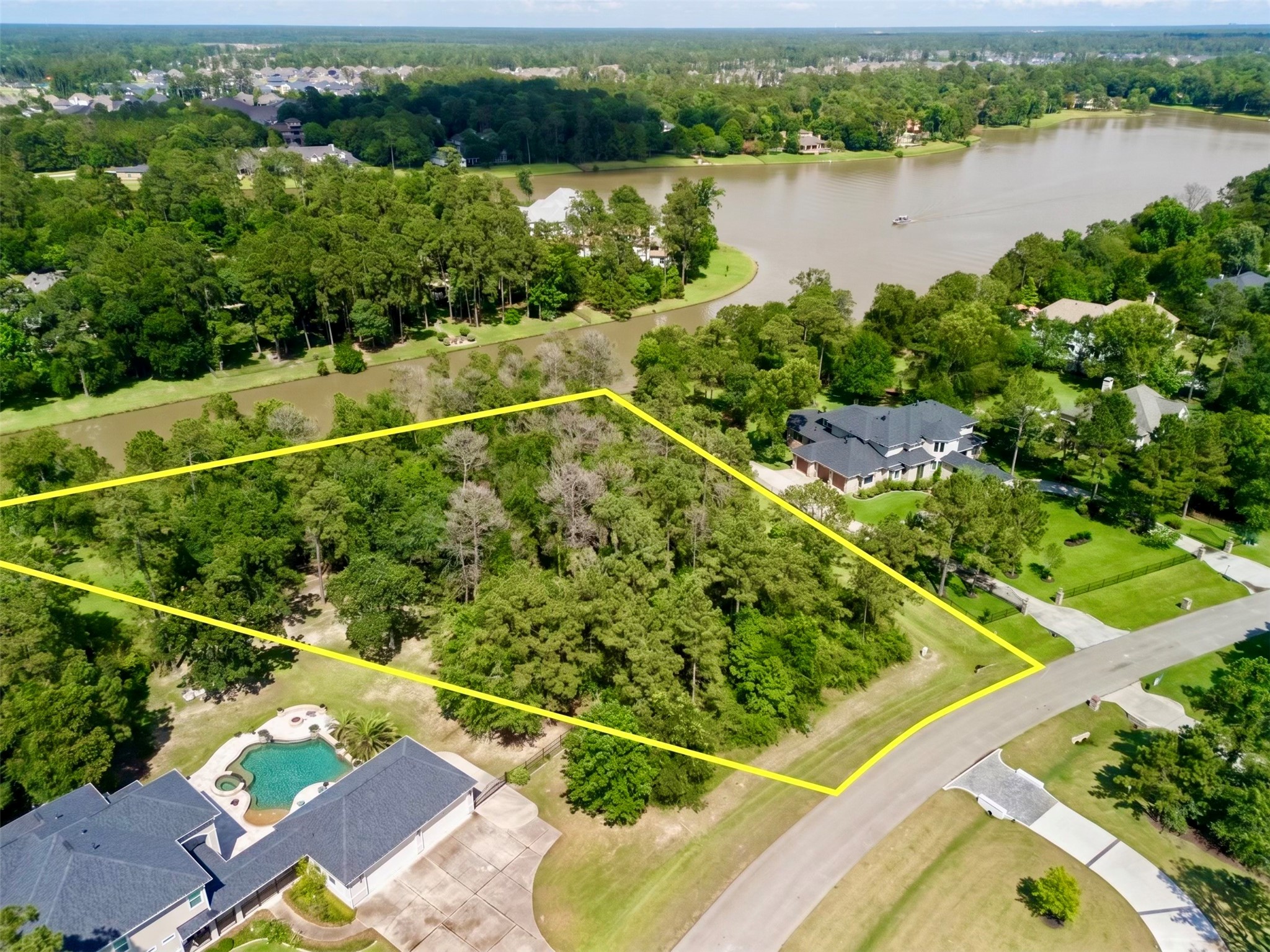 3318 W Benders Landing Boulevard Property Photo 1