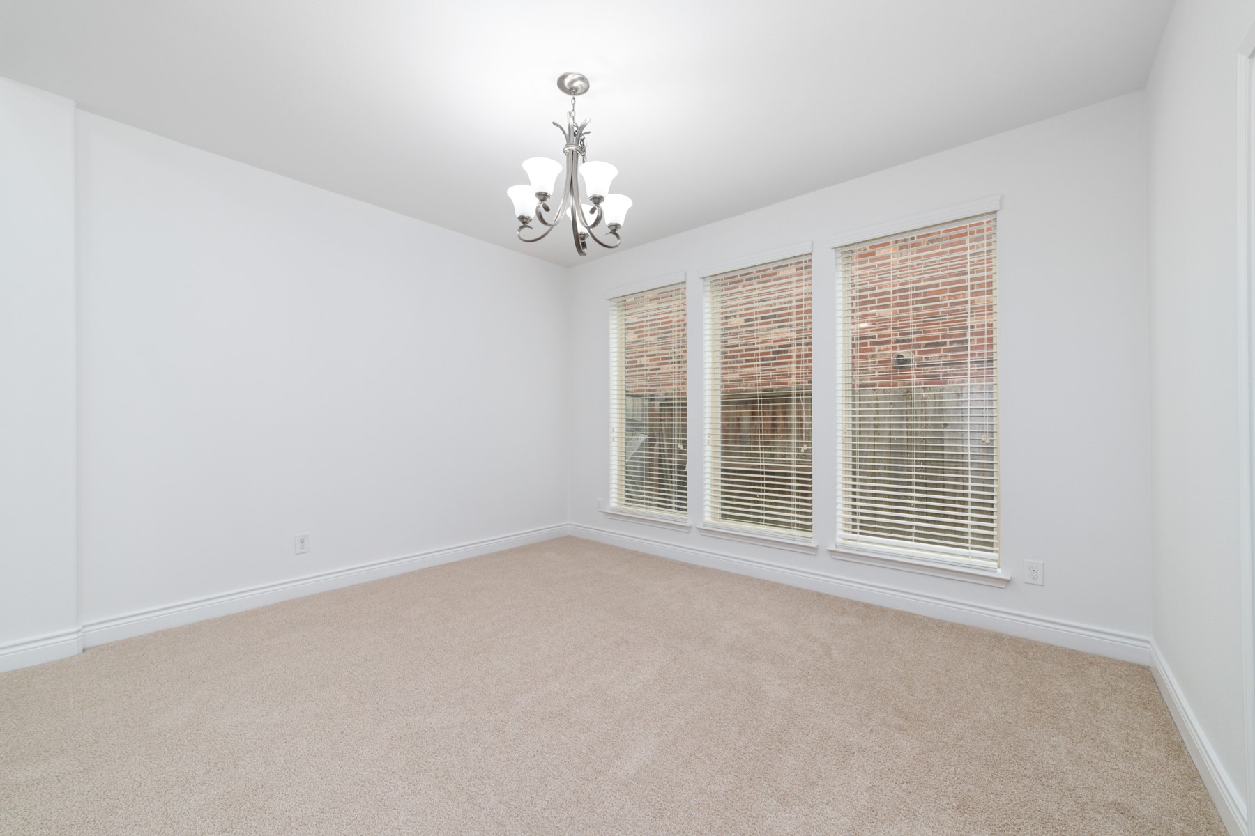 17623 Barrowfield Lane Property Photo 5