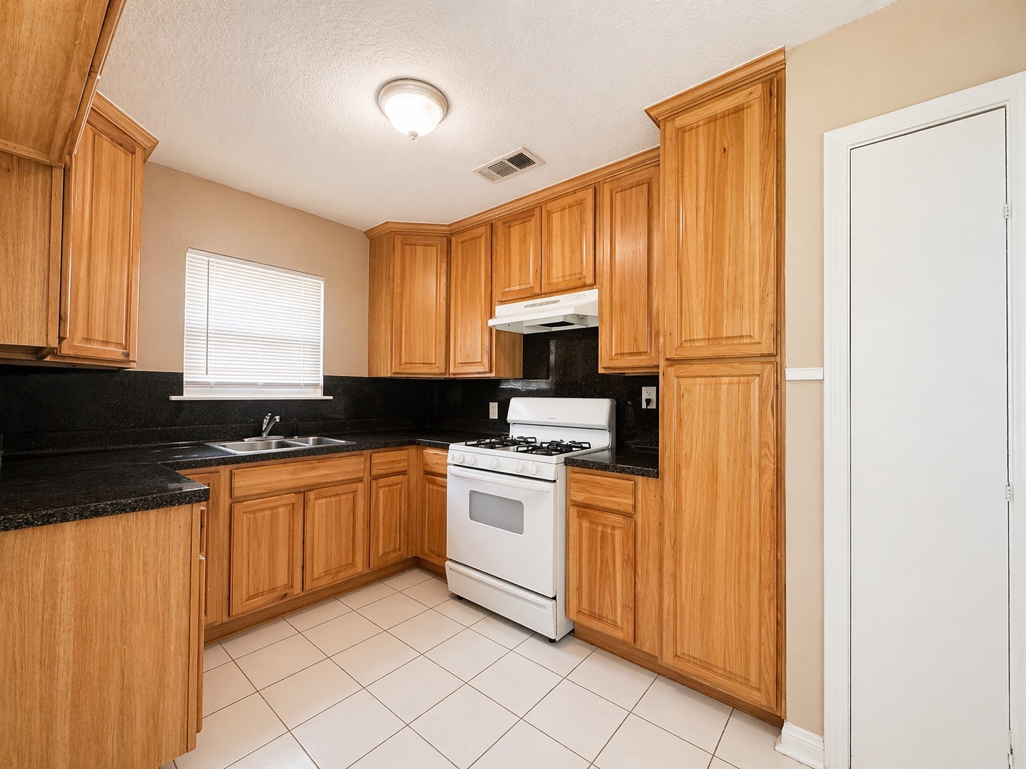 8069 Juliabora Street Property Photo 2