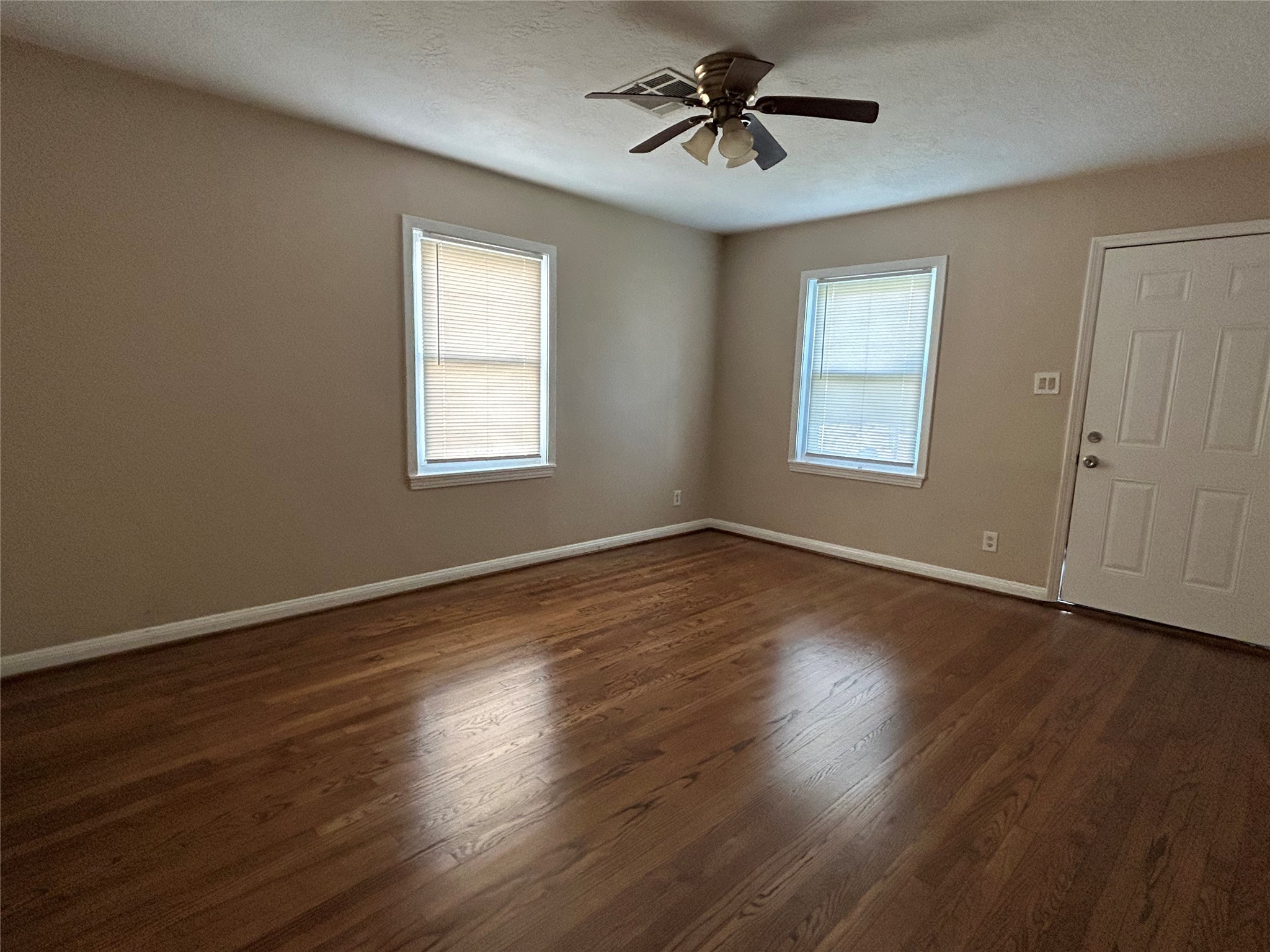 8069 Juliabora Street Property Photo 11