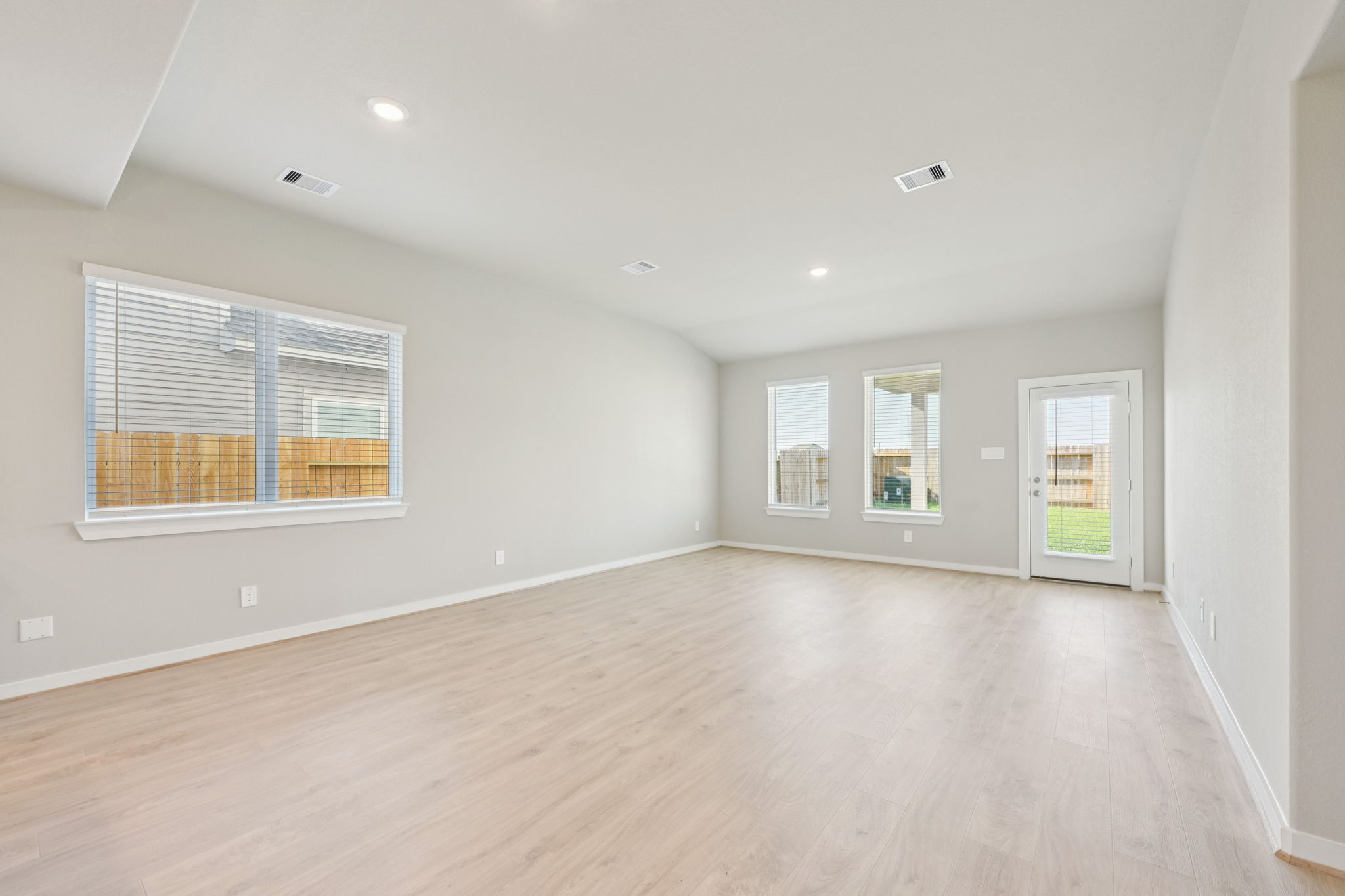 5209 Redbud Valley Drive Property Photo 5