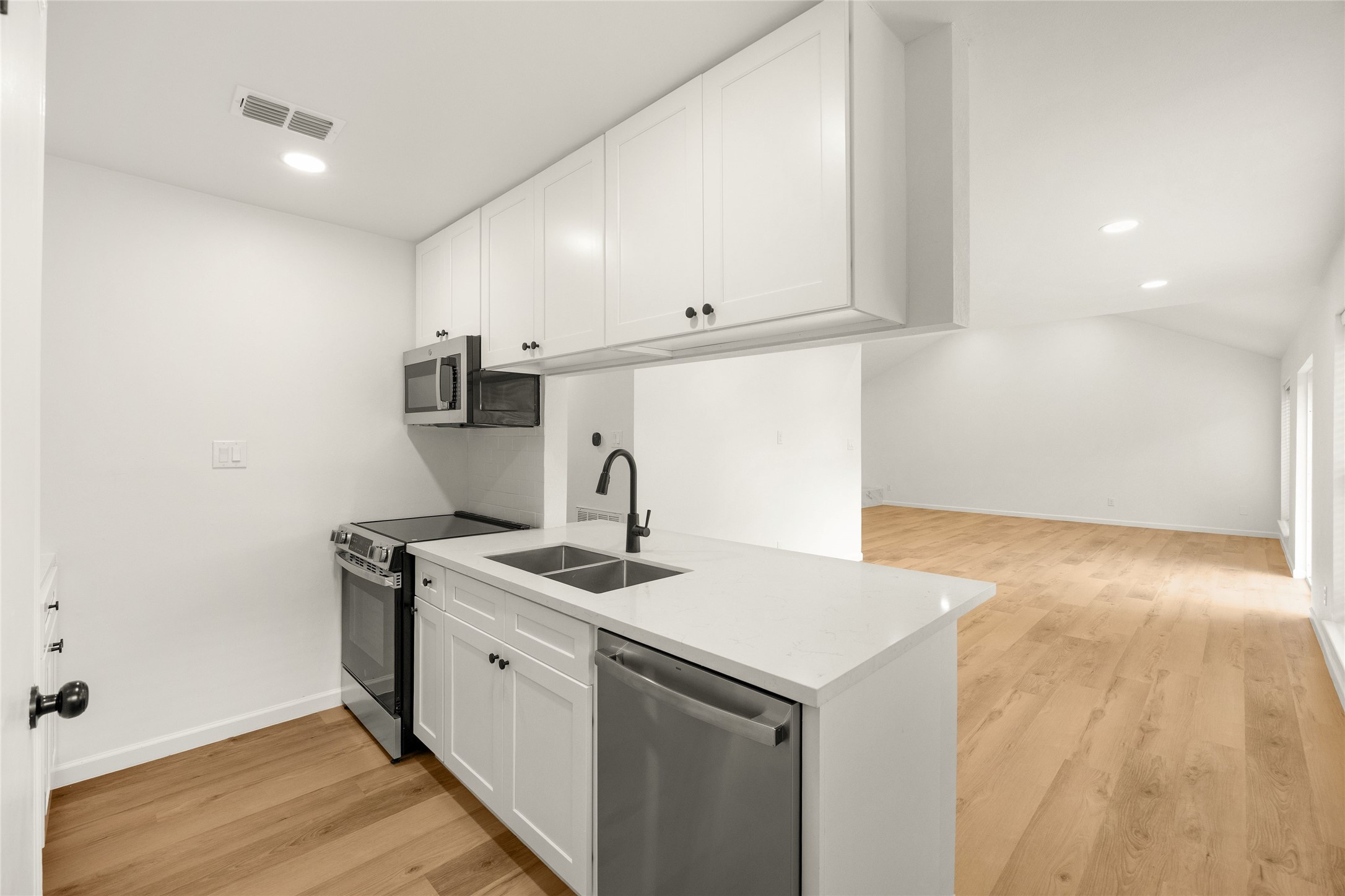 3305 Avenue R Property Photo 10