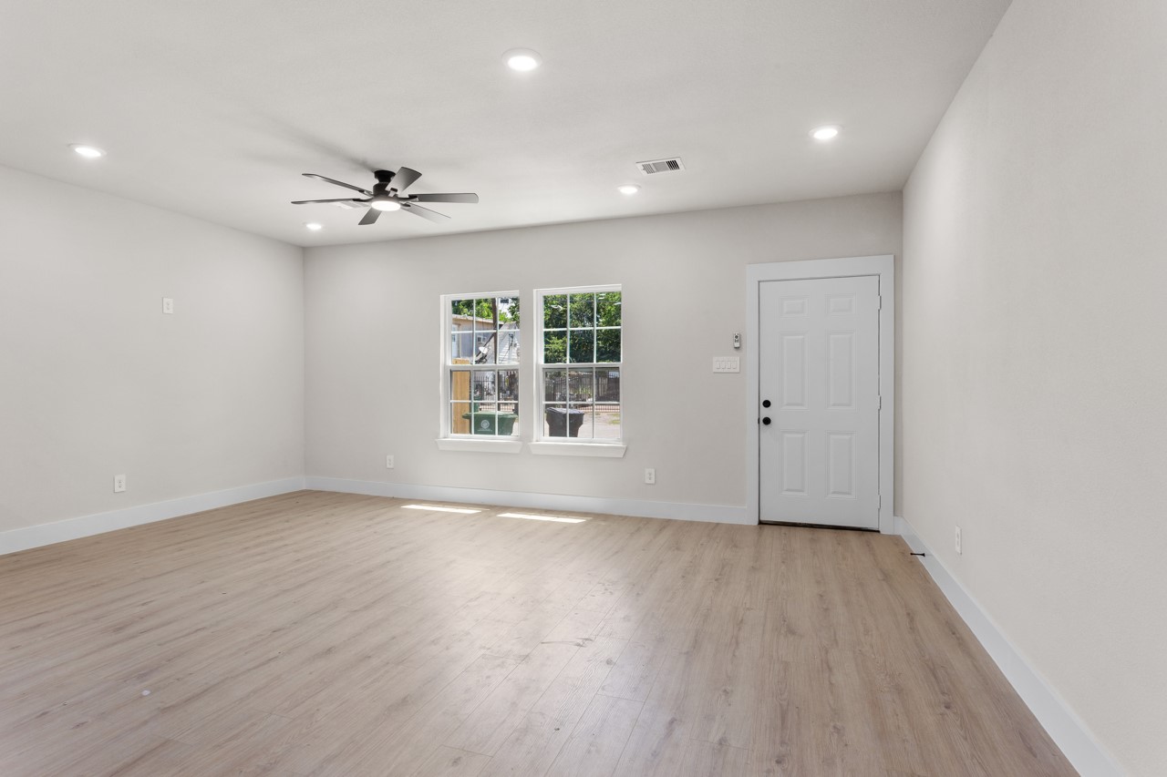 1101 Wooding Street Property Photo 3
