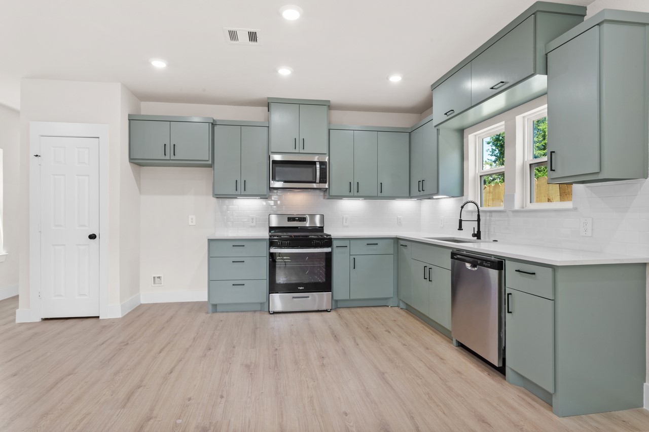 1101 Wooding Street Property Photo 6