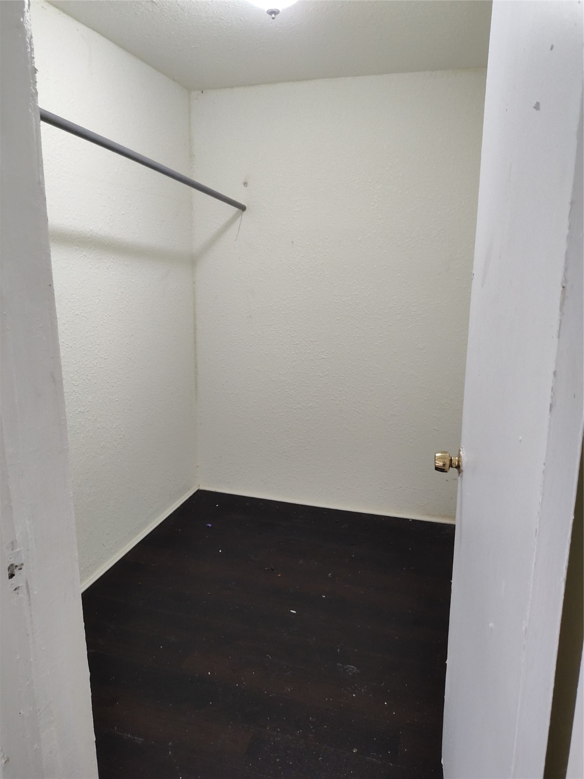 527 W 6th Street Property Photo 10